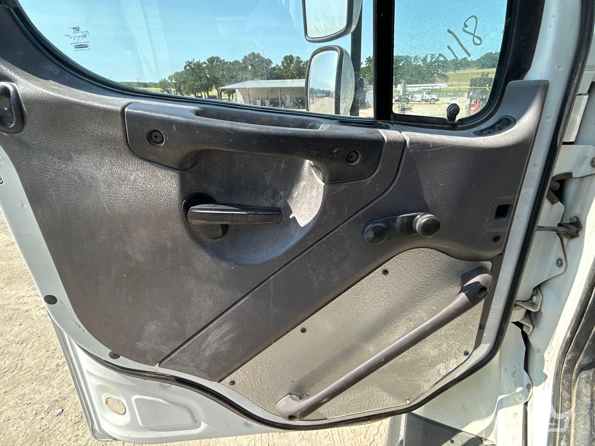 2015 Freightliner 114SD