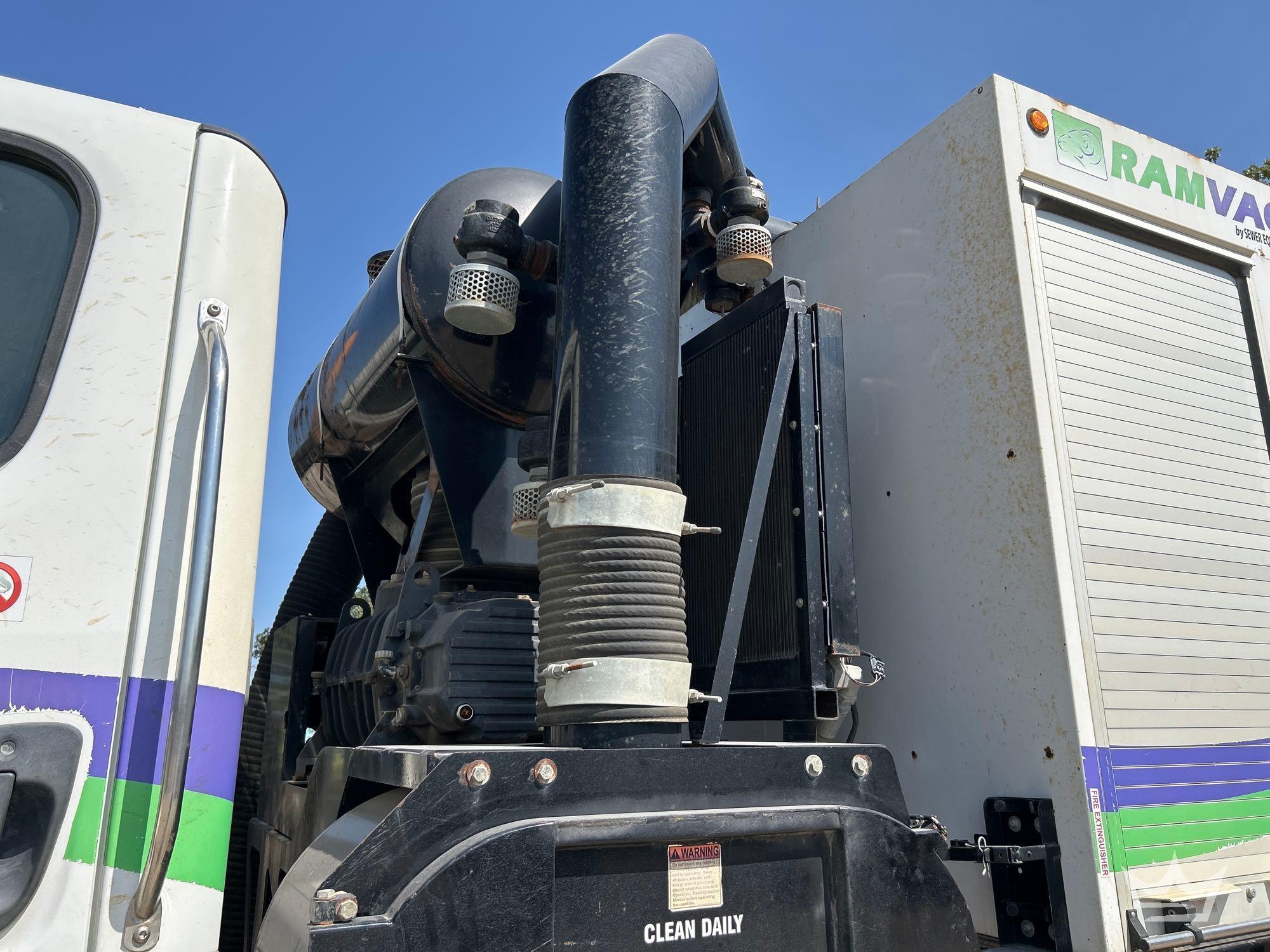 2015 Freightliner 114SD