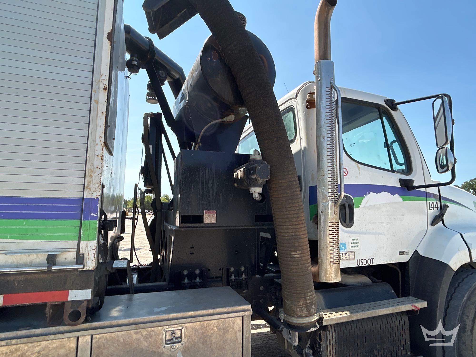 2015 Freightliner 114SD