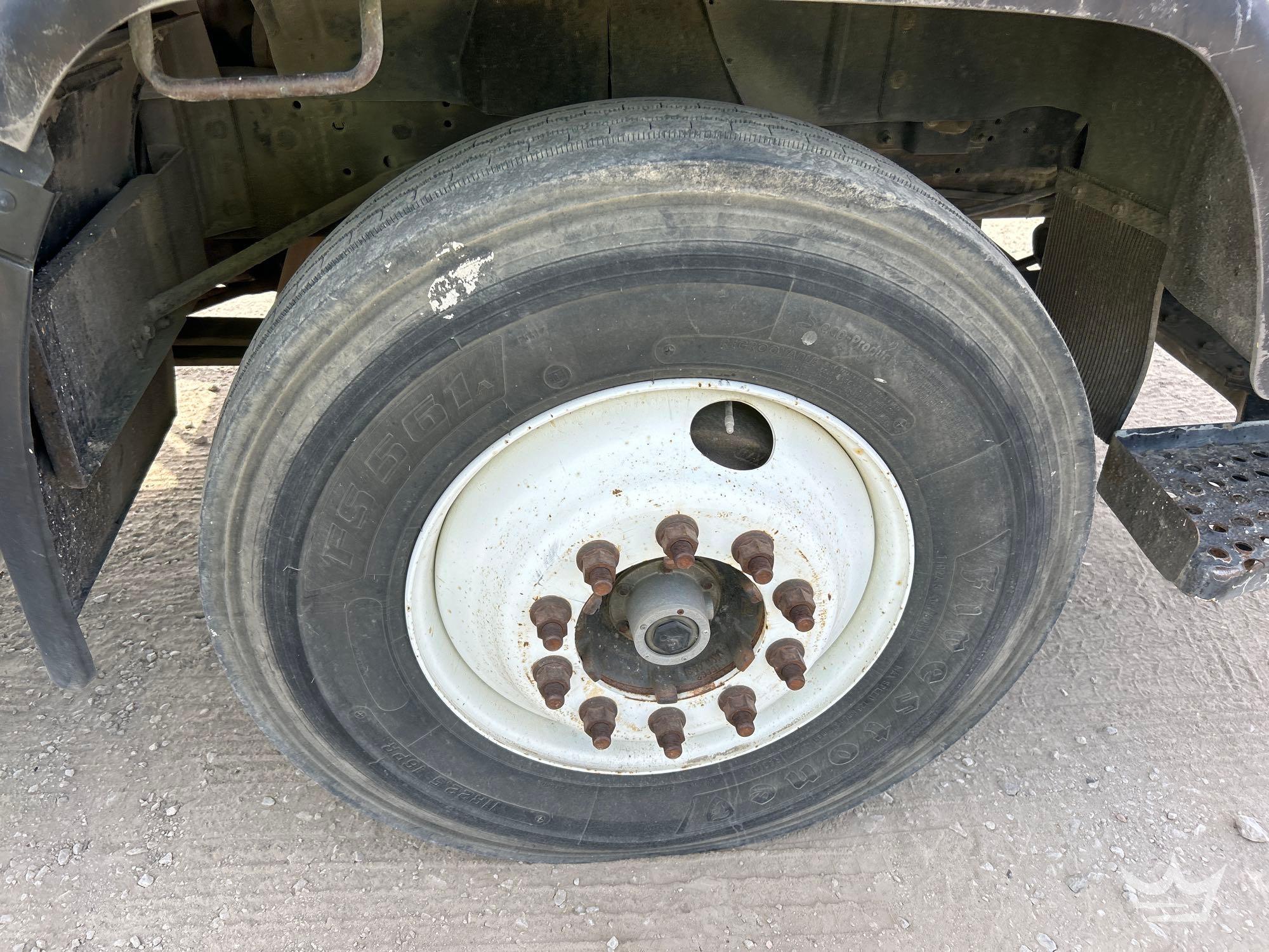 1999 GMC T7500