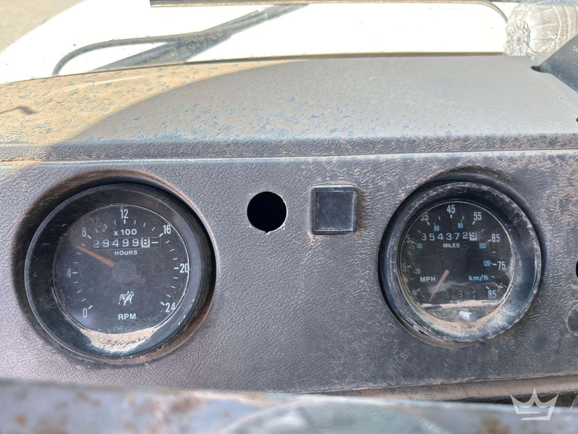 2001 Mack RD690S