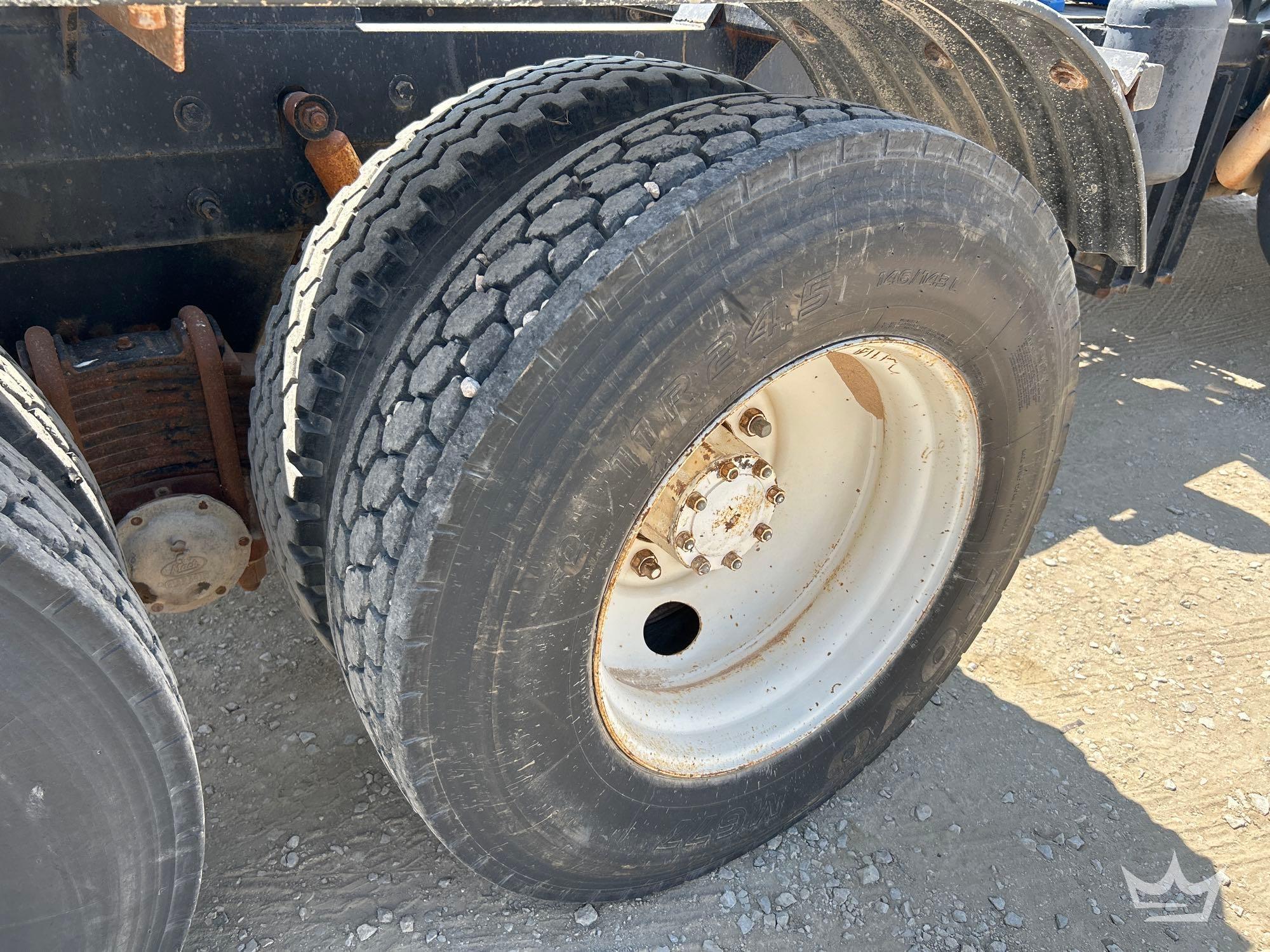 2001 Mack RD690S