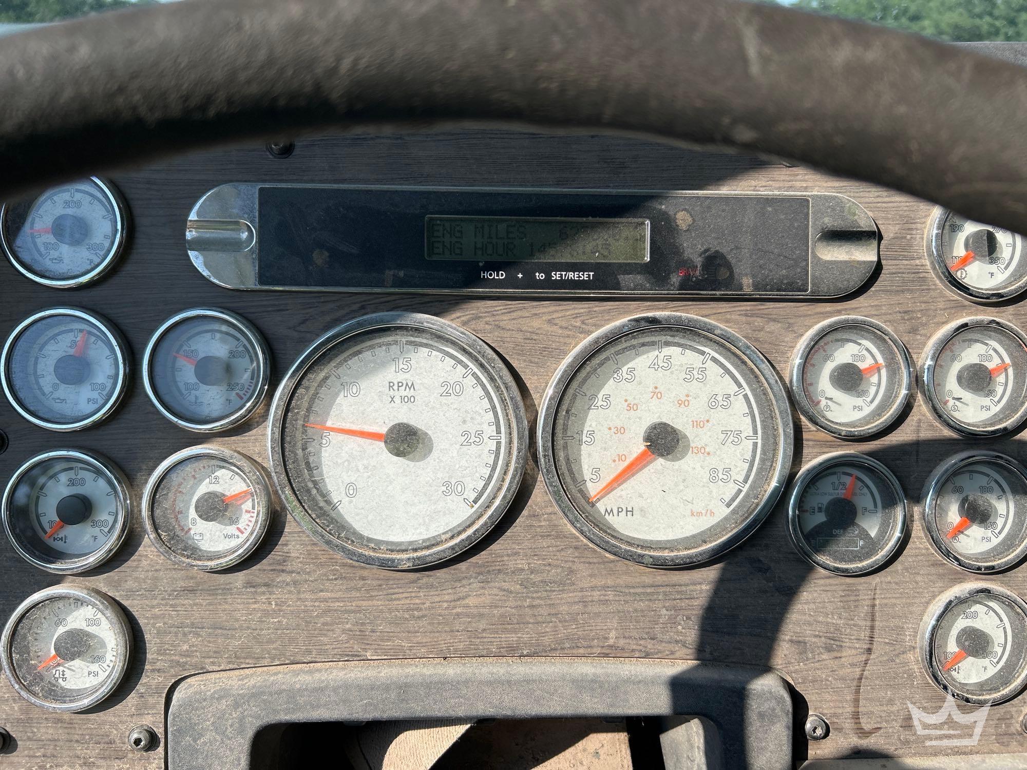 2001 Freightliner FL112