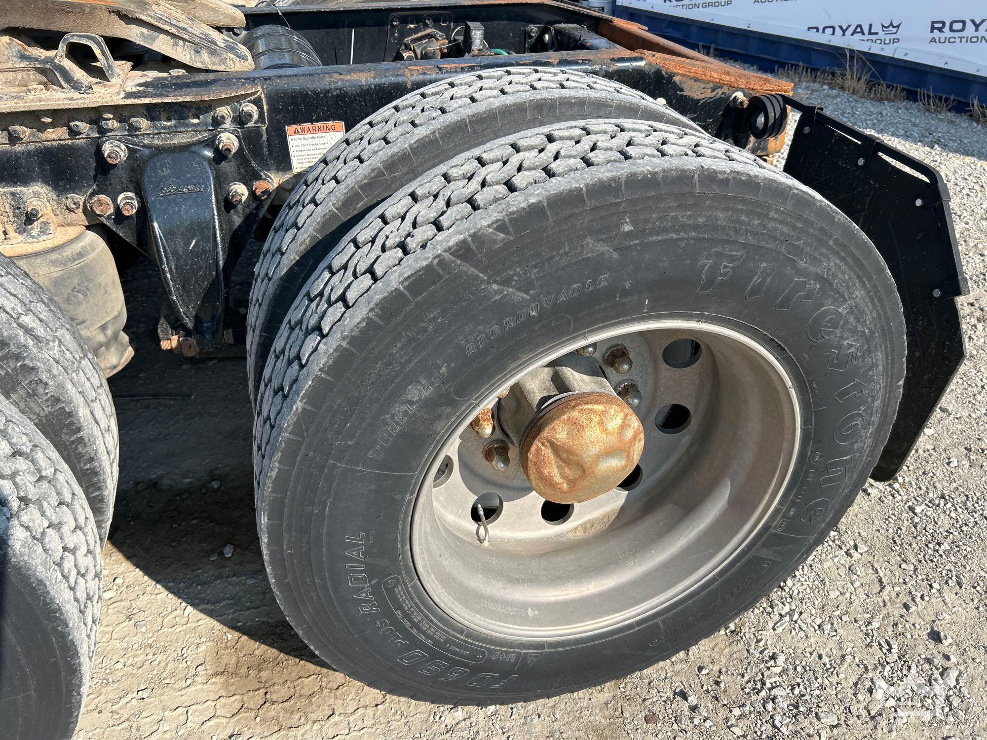 2001 Freightliner FL112