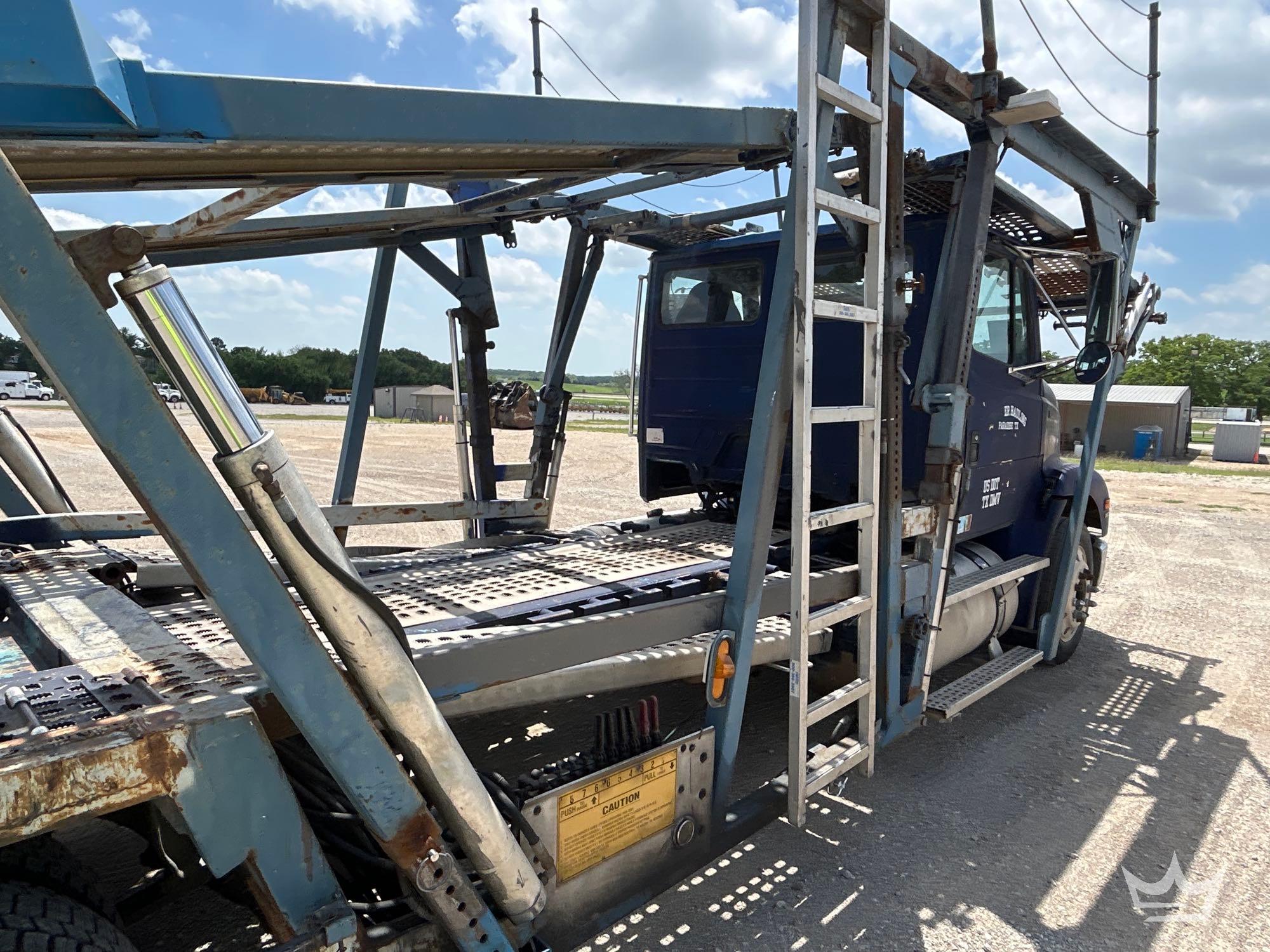 2001 Freightliner FL112