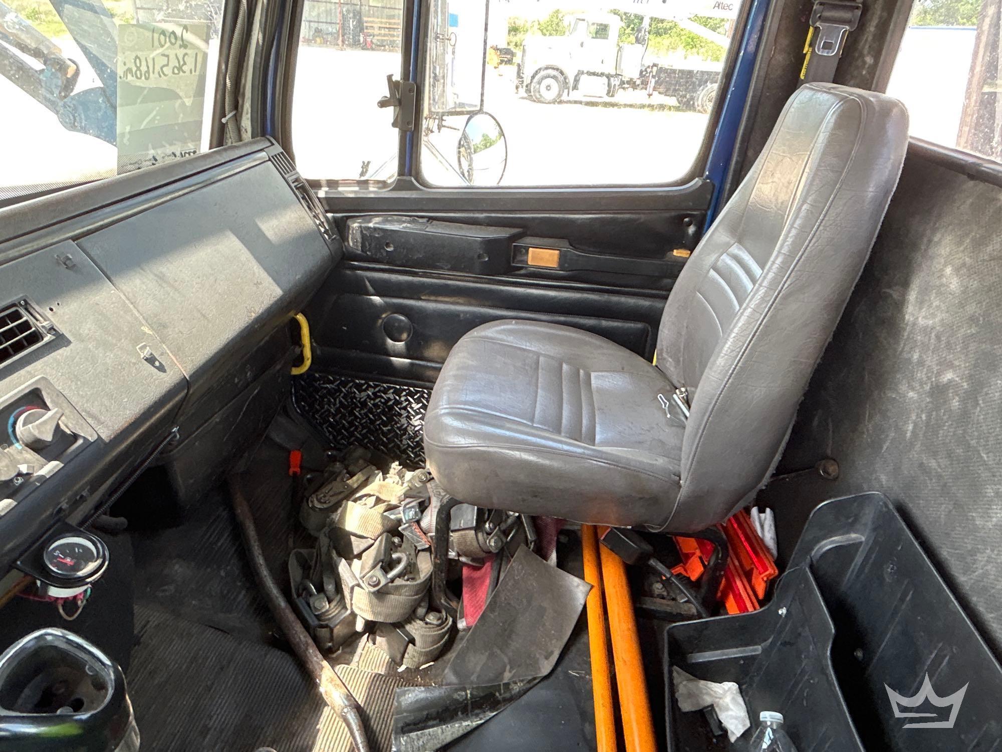 2001 Freightliner FL112