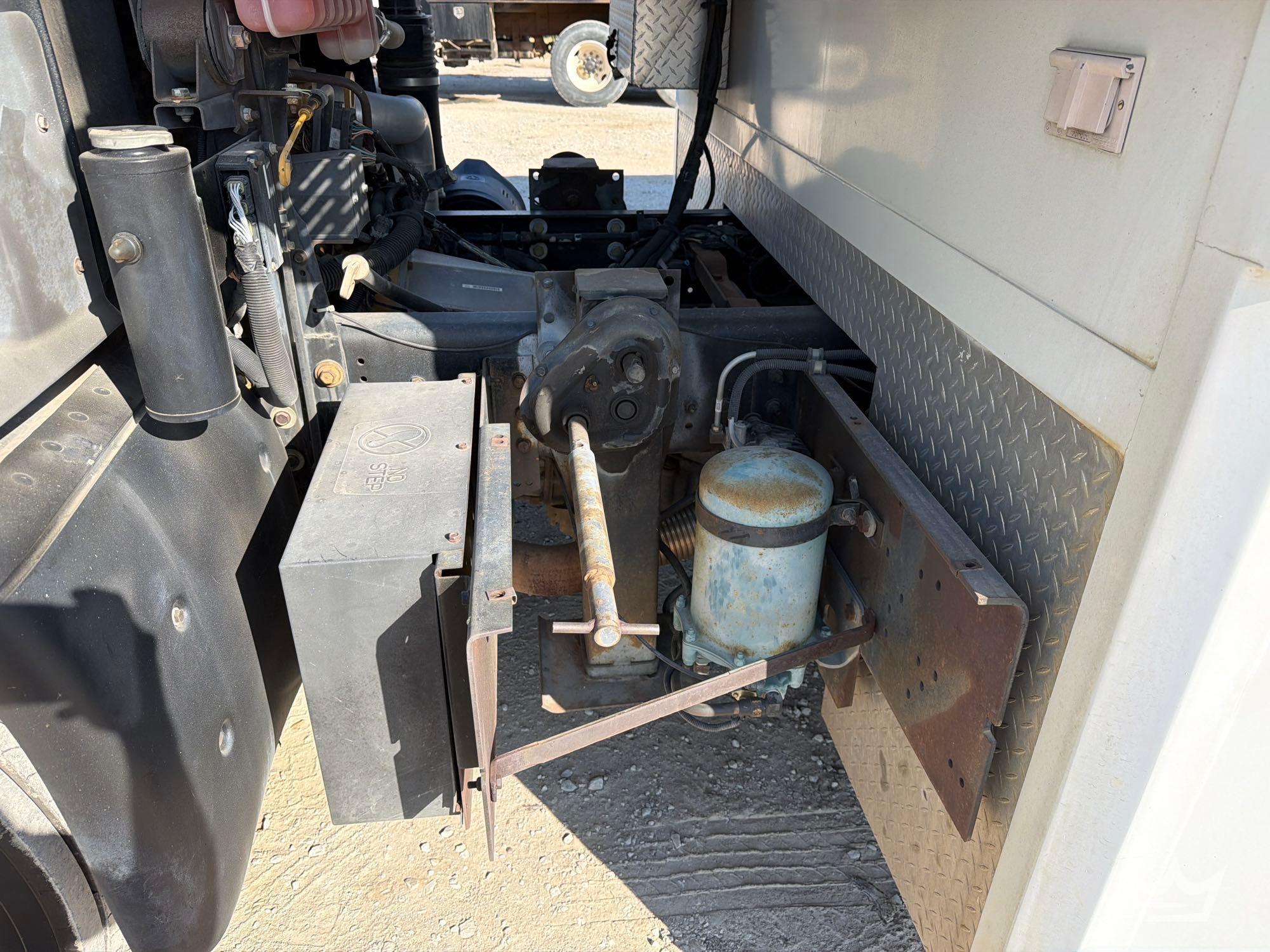 2002 GMC T6500