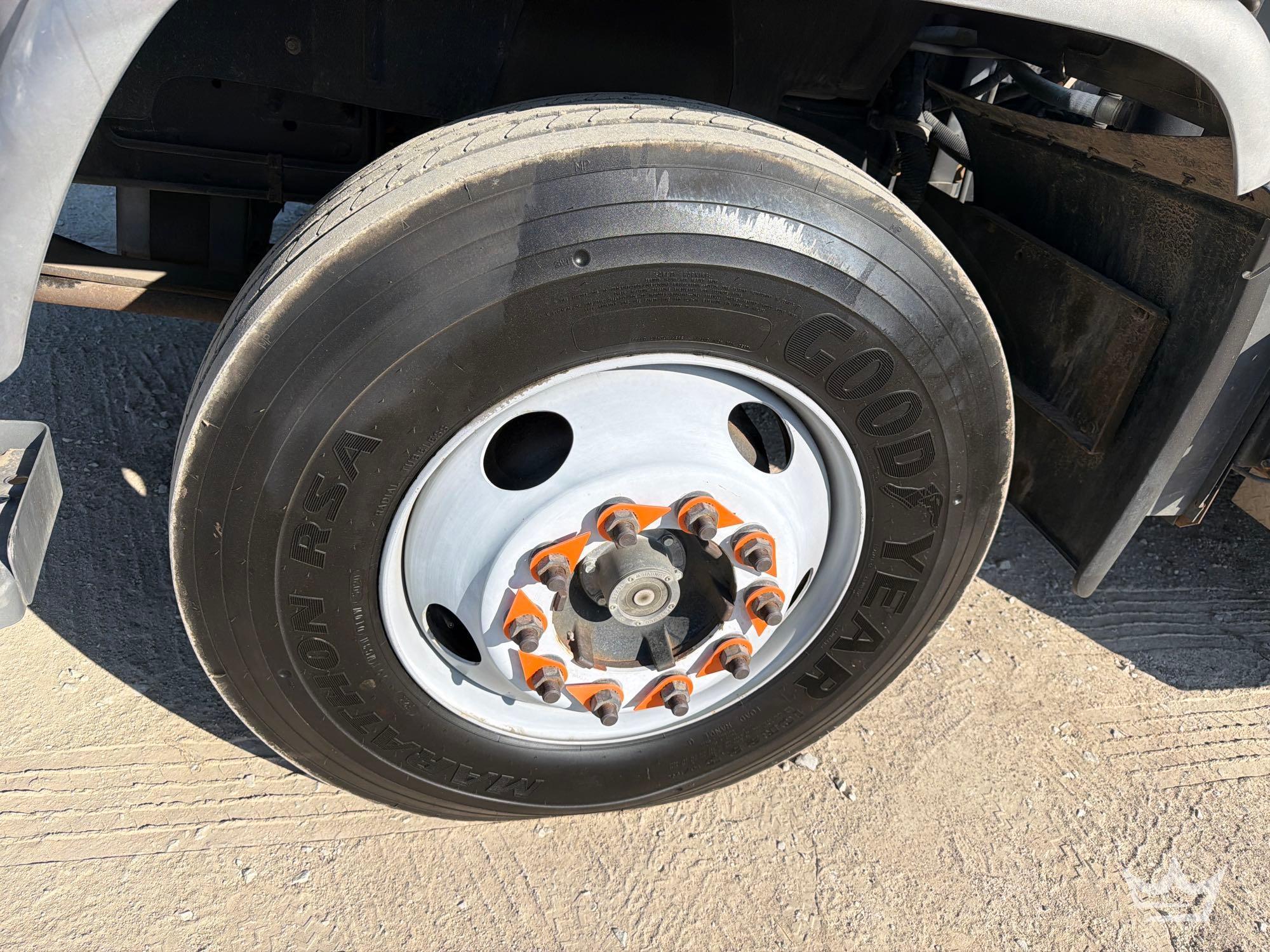 2002 GMC T6500