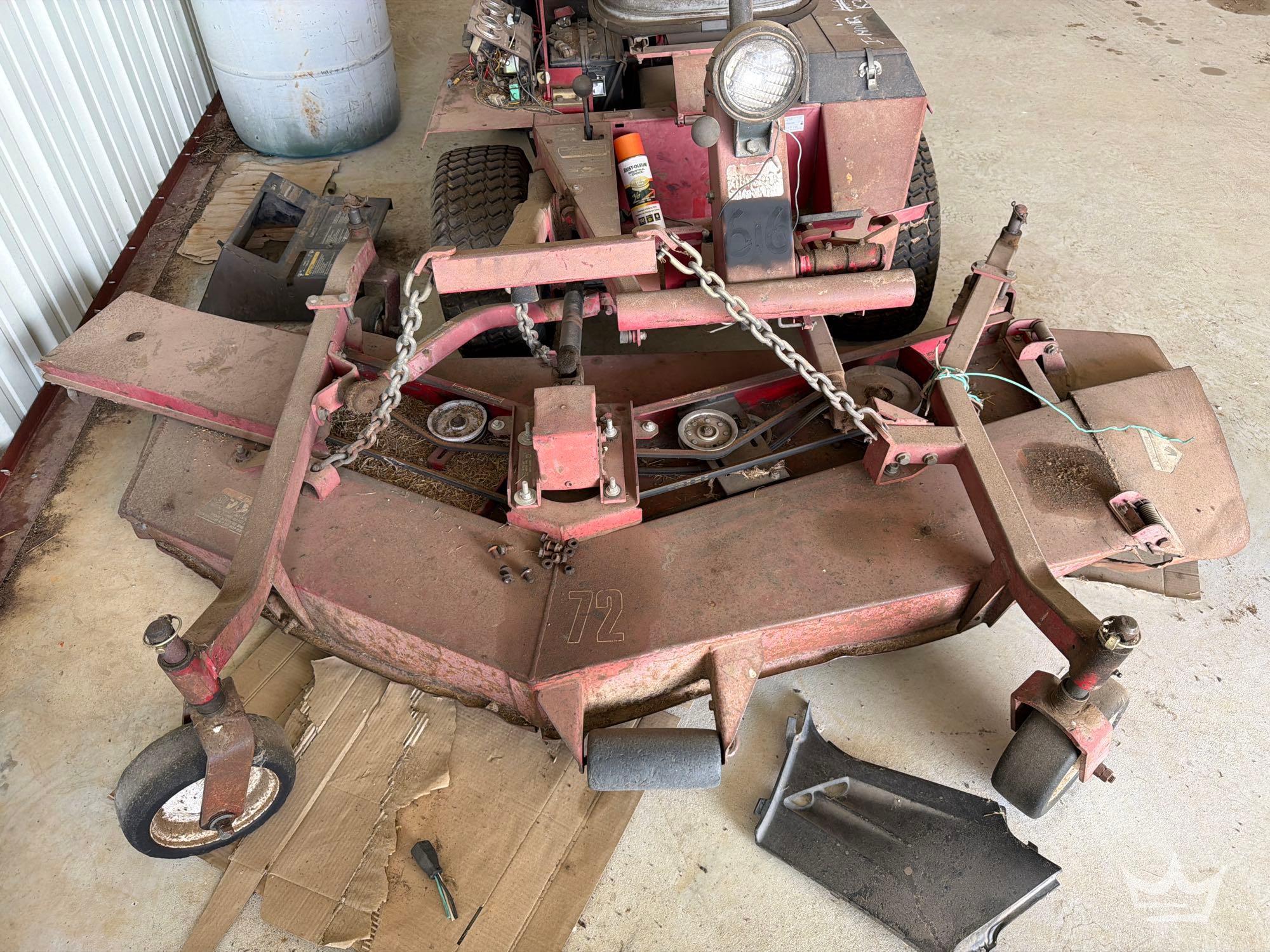 1993 Toro 325D