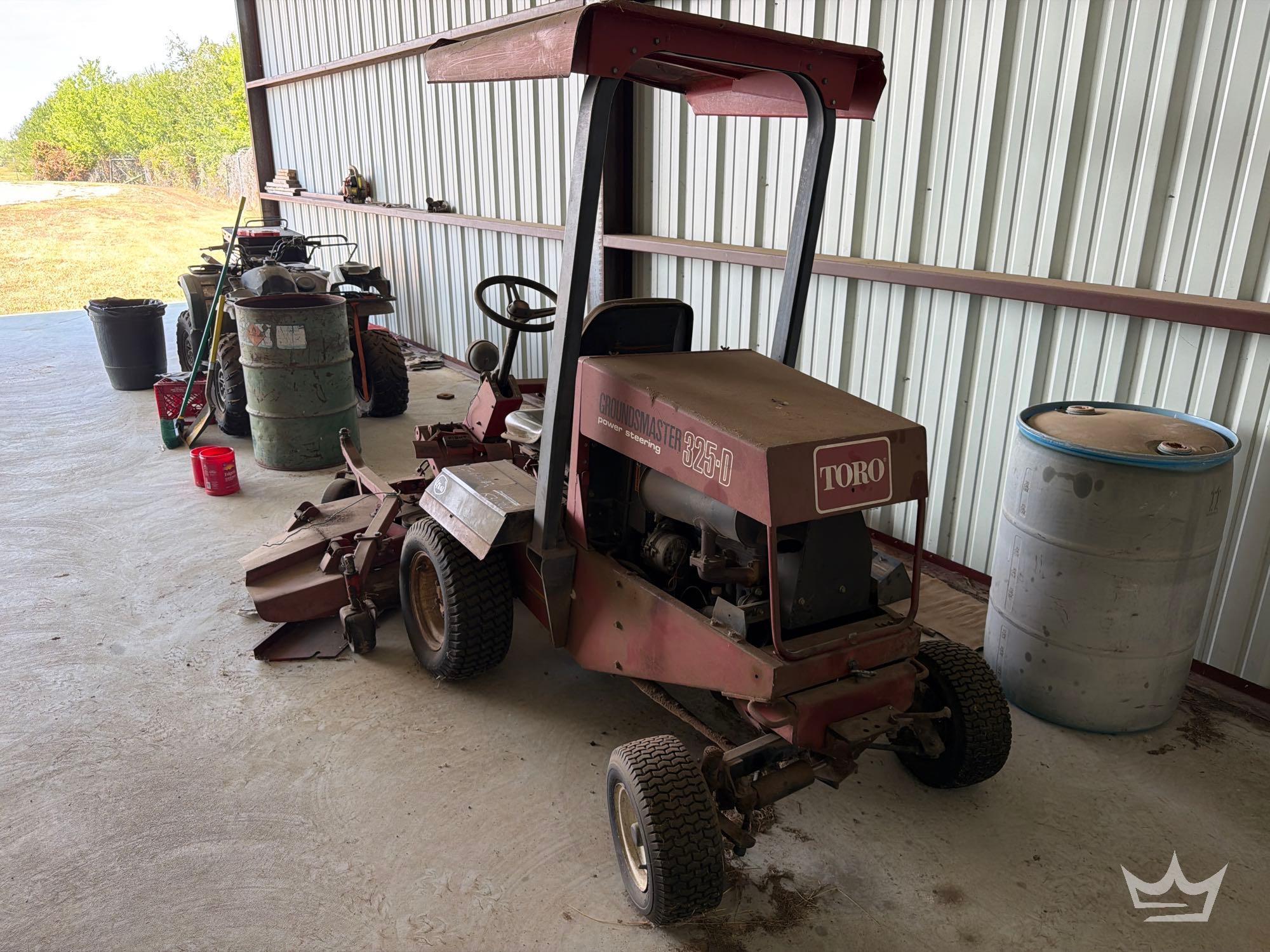 1993 Toro 325D
