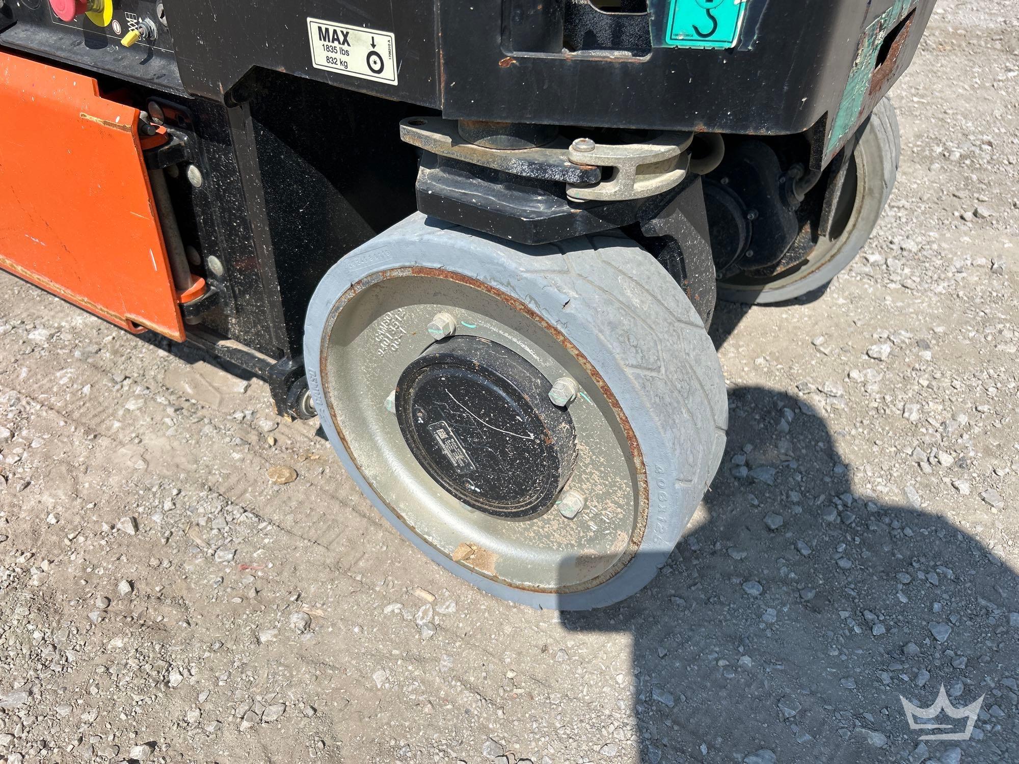 2021 JLG 2632