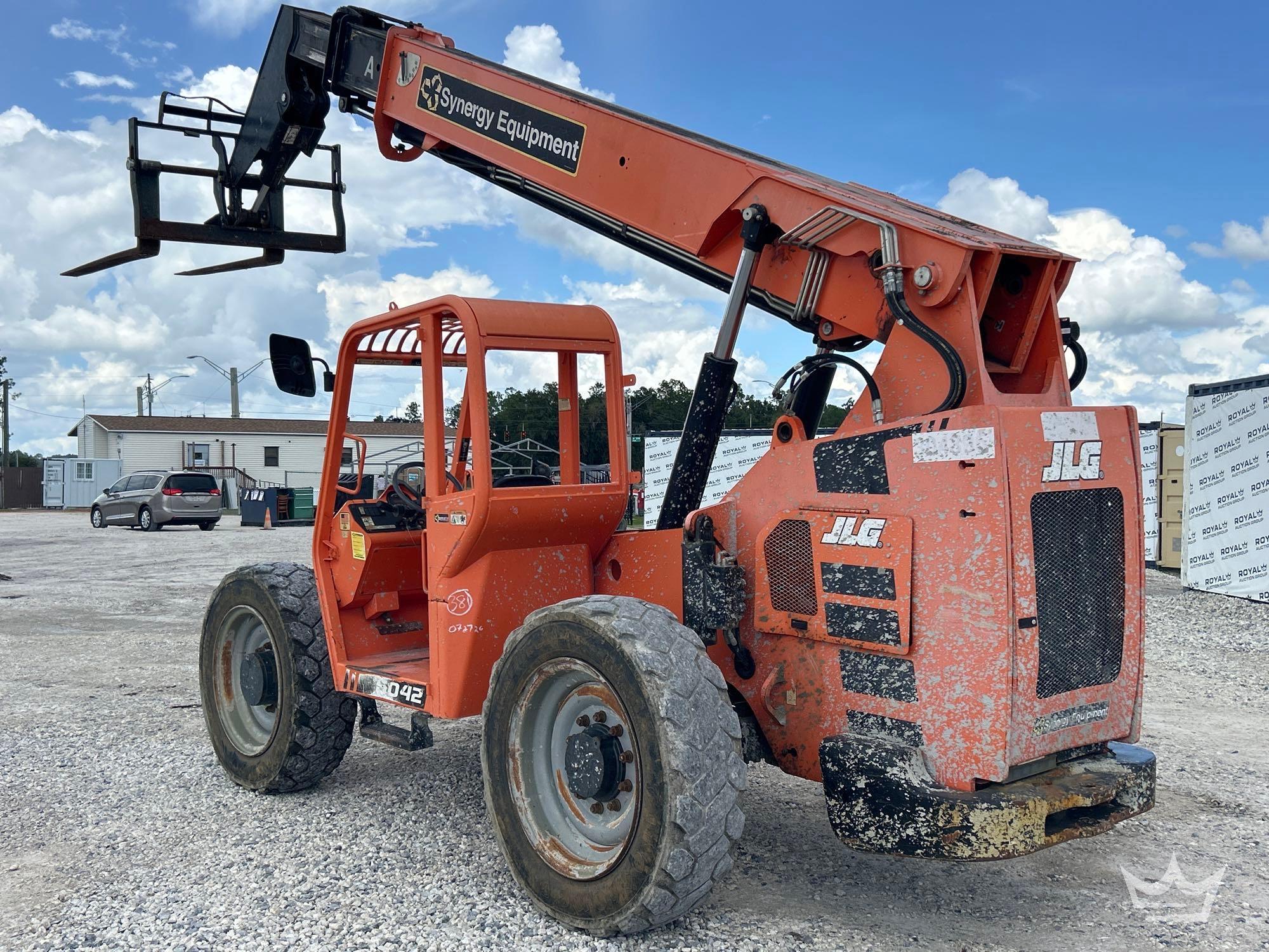 2019 JLG 6042