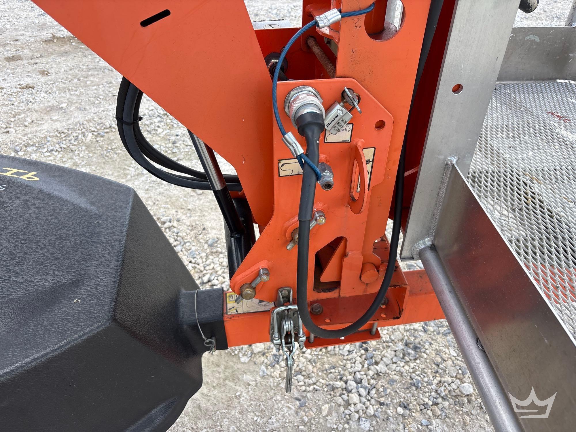 2019 JLG T350