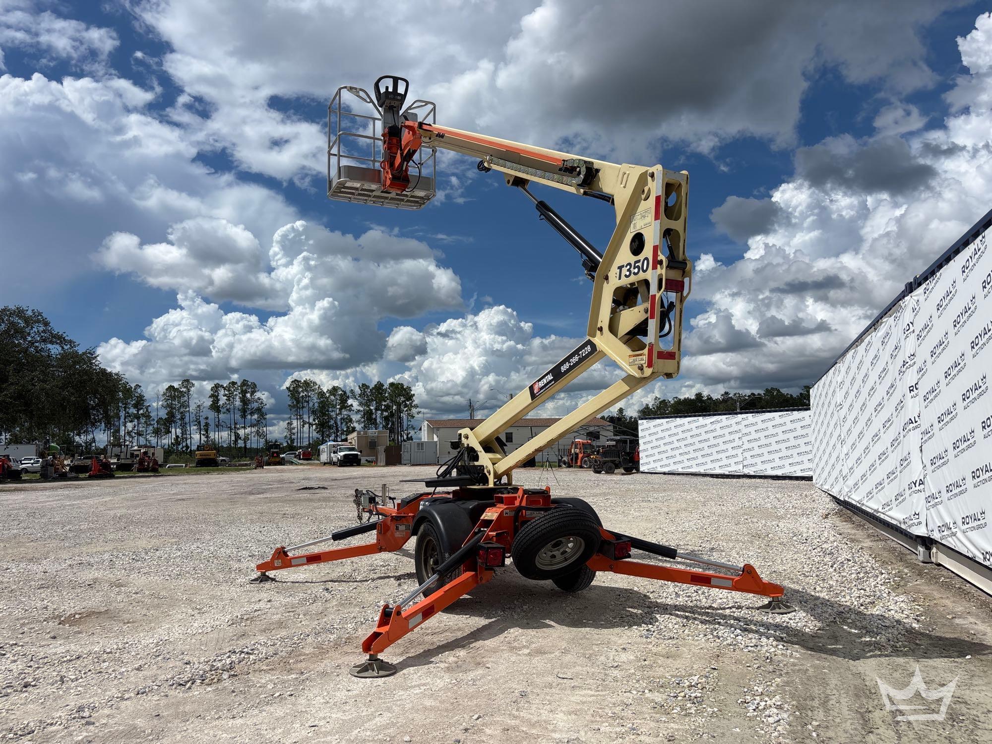 2019 JLG T350