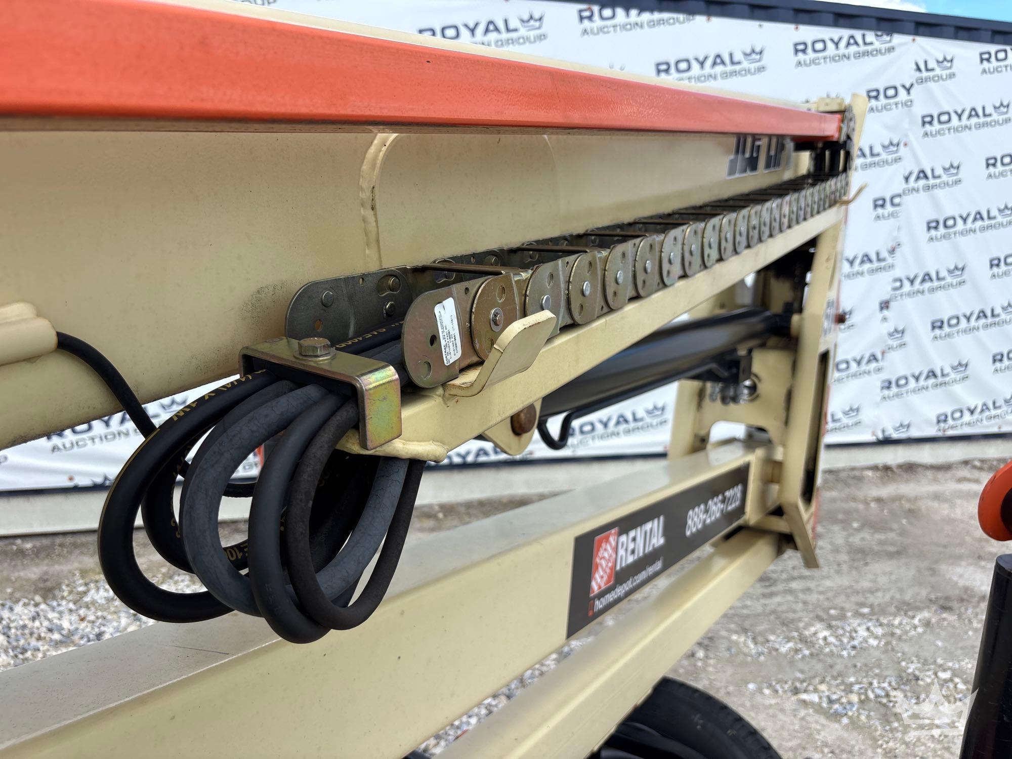 2019 JLG T350