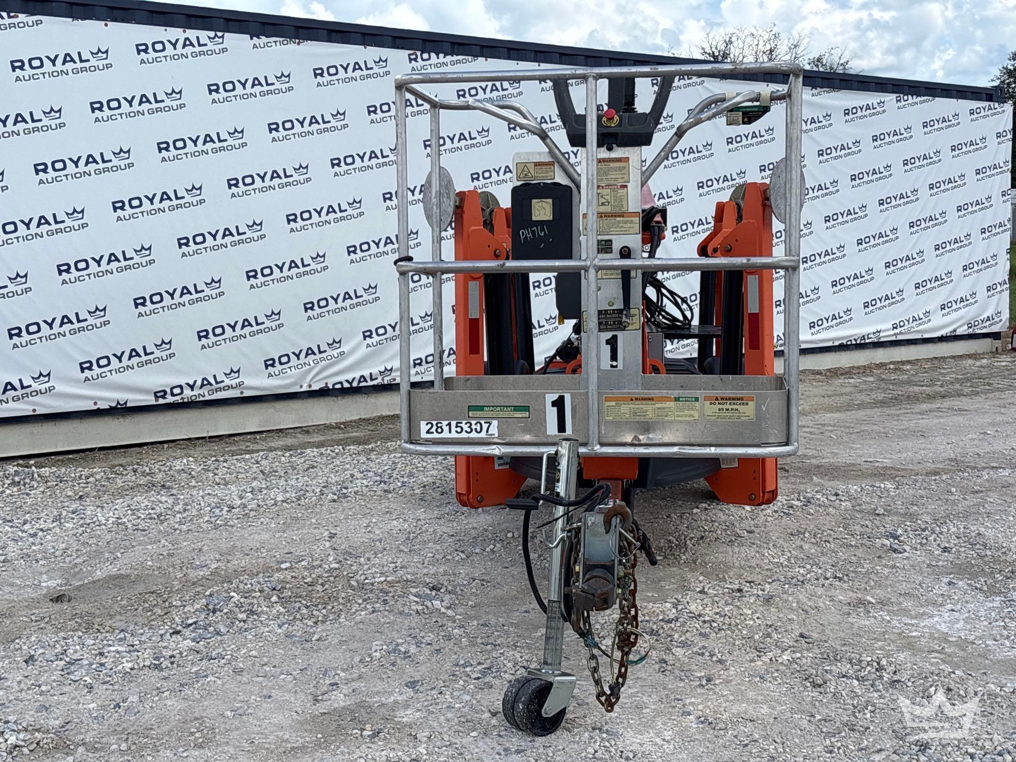 2019 JLG T350