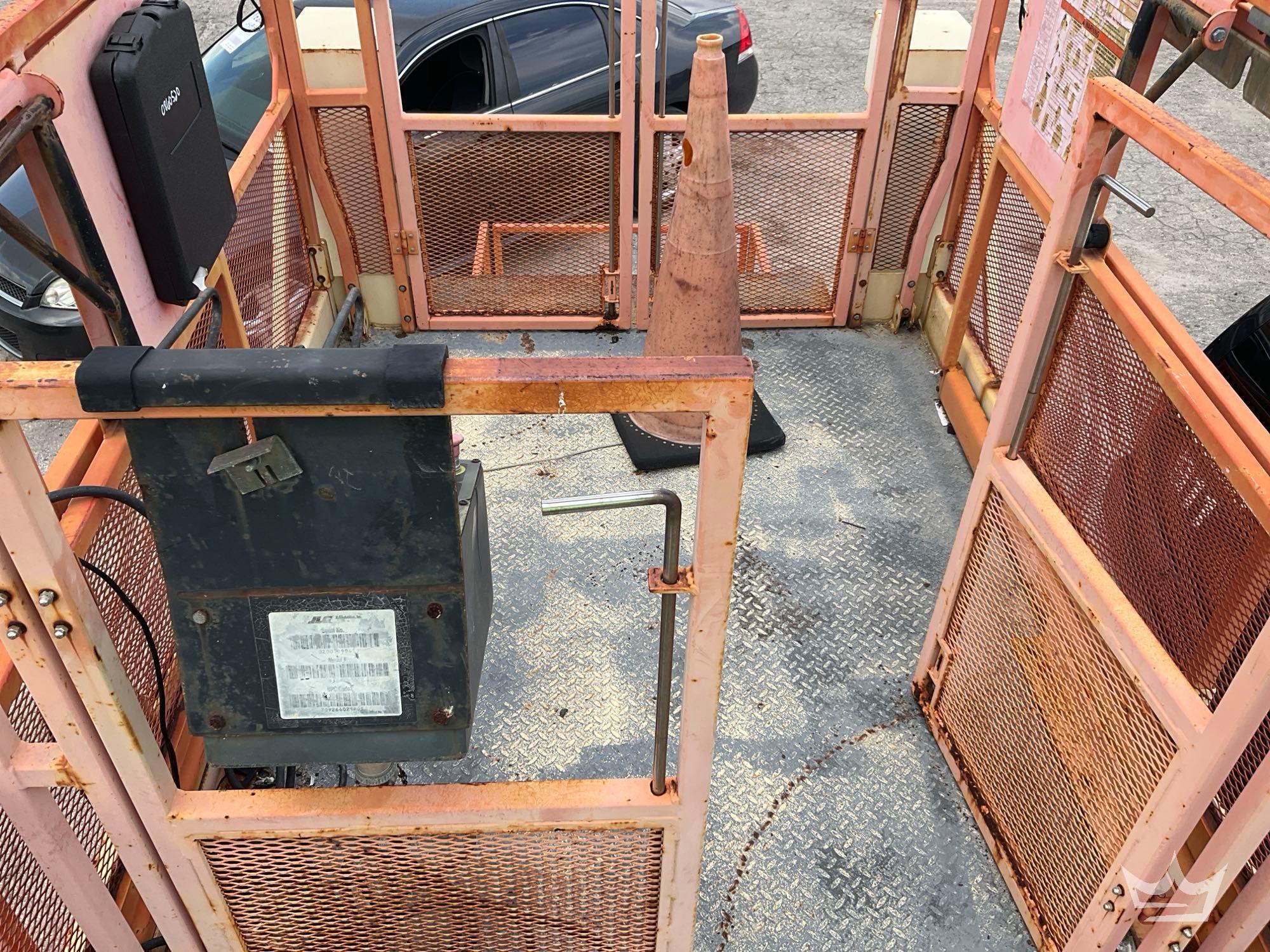 2009 JLG 3369LE