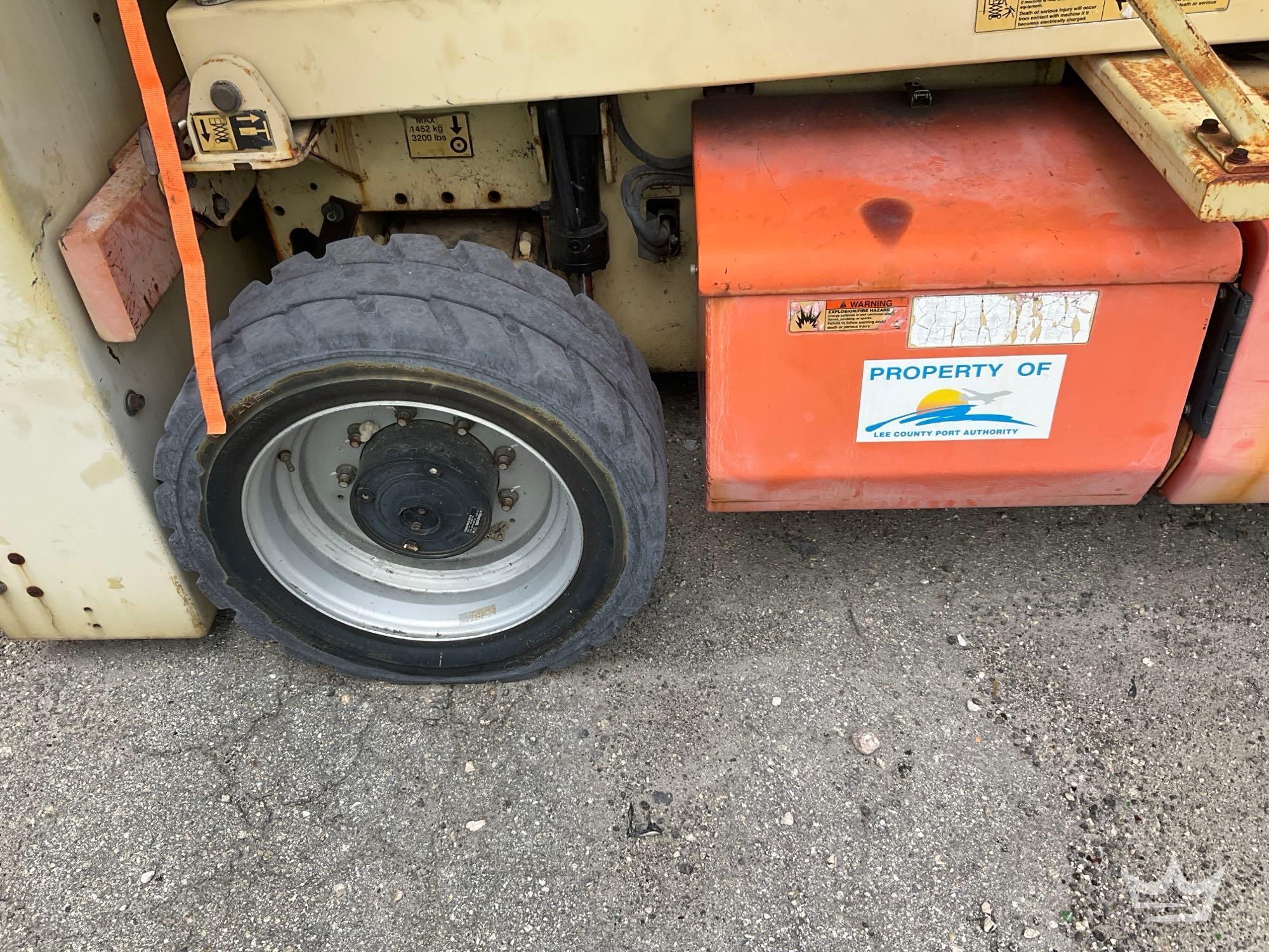 2009 JLG 3369LE