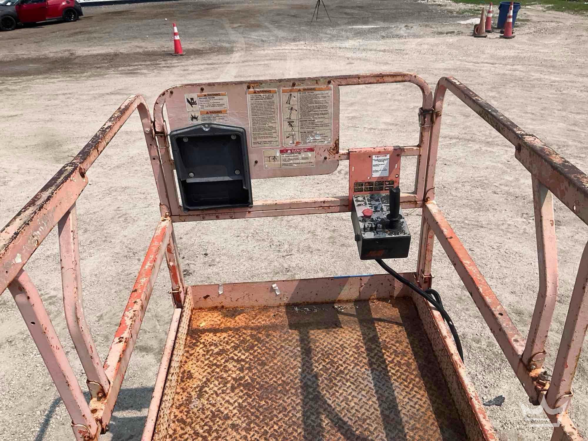 2000 JLG 2646E