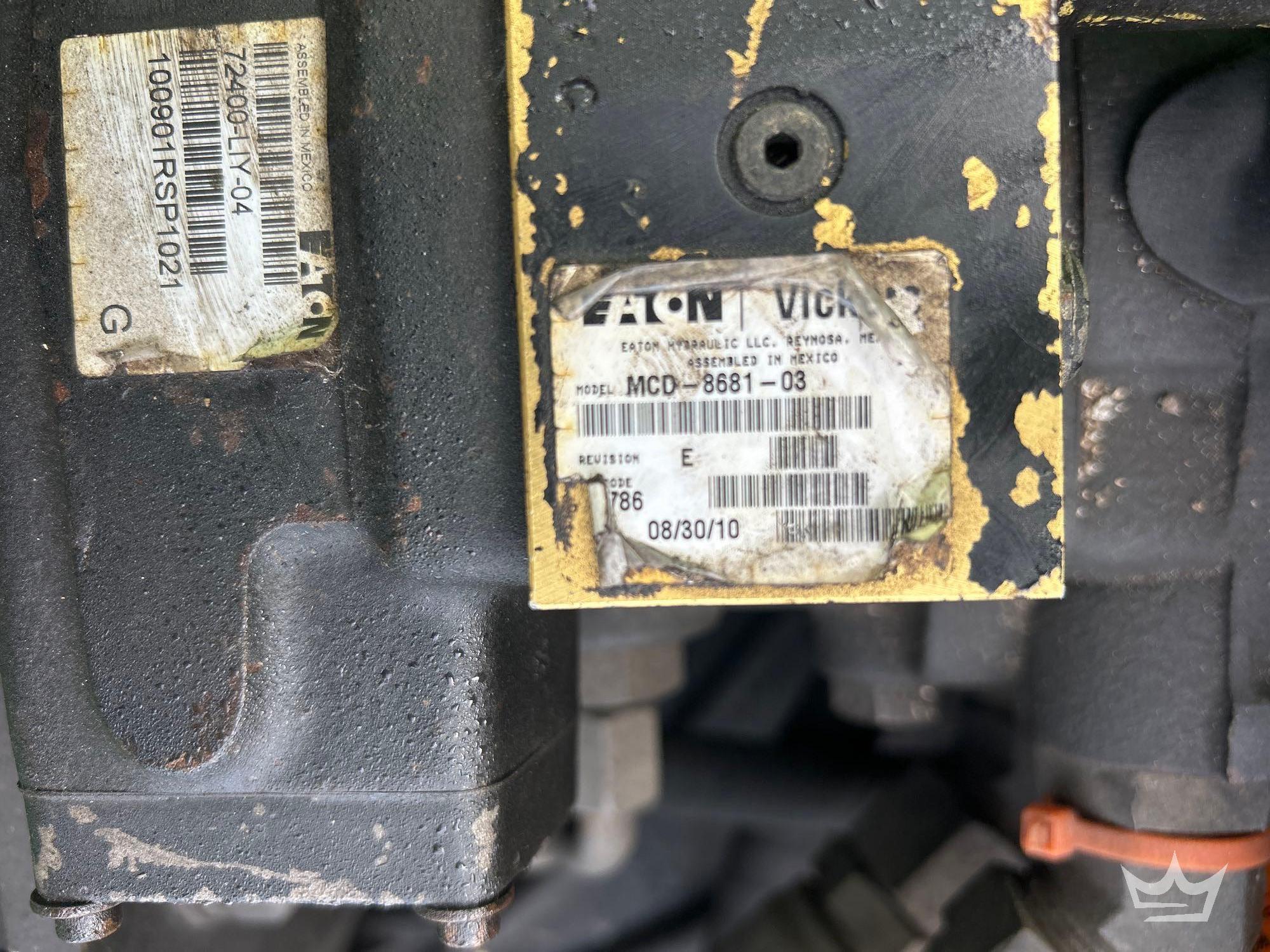 2010 John Deere 7130