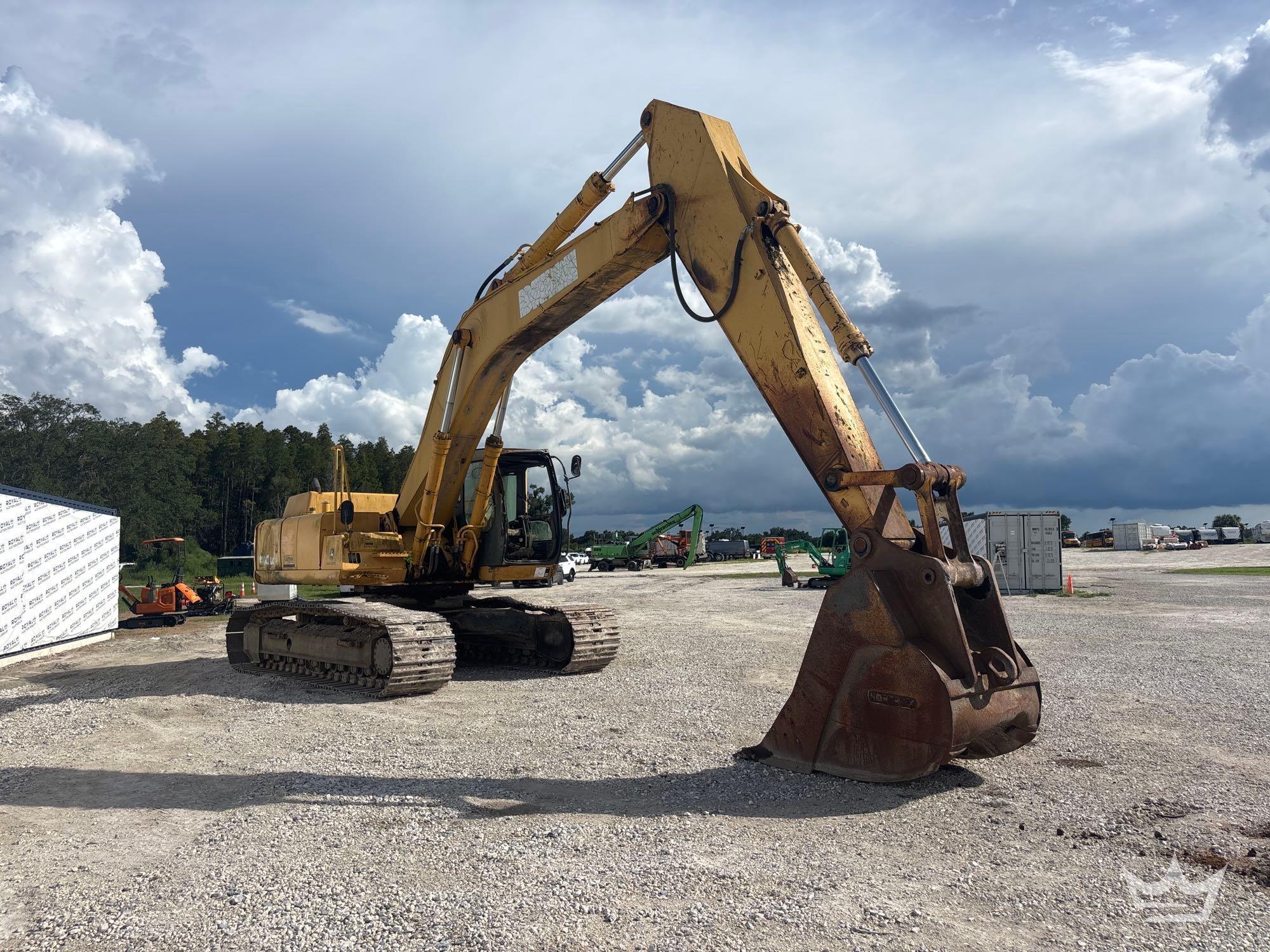 John Deere 330C