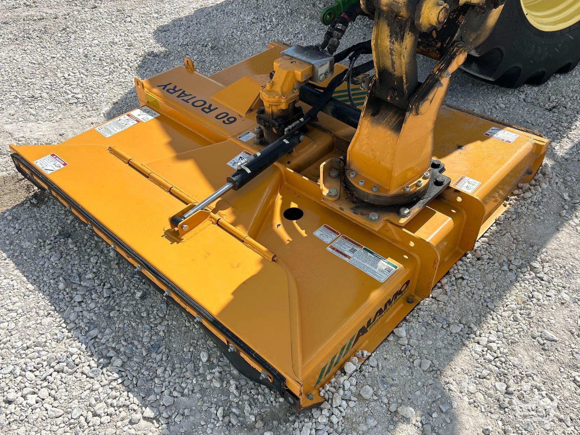 2013 John Deere 6125M