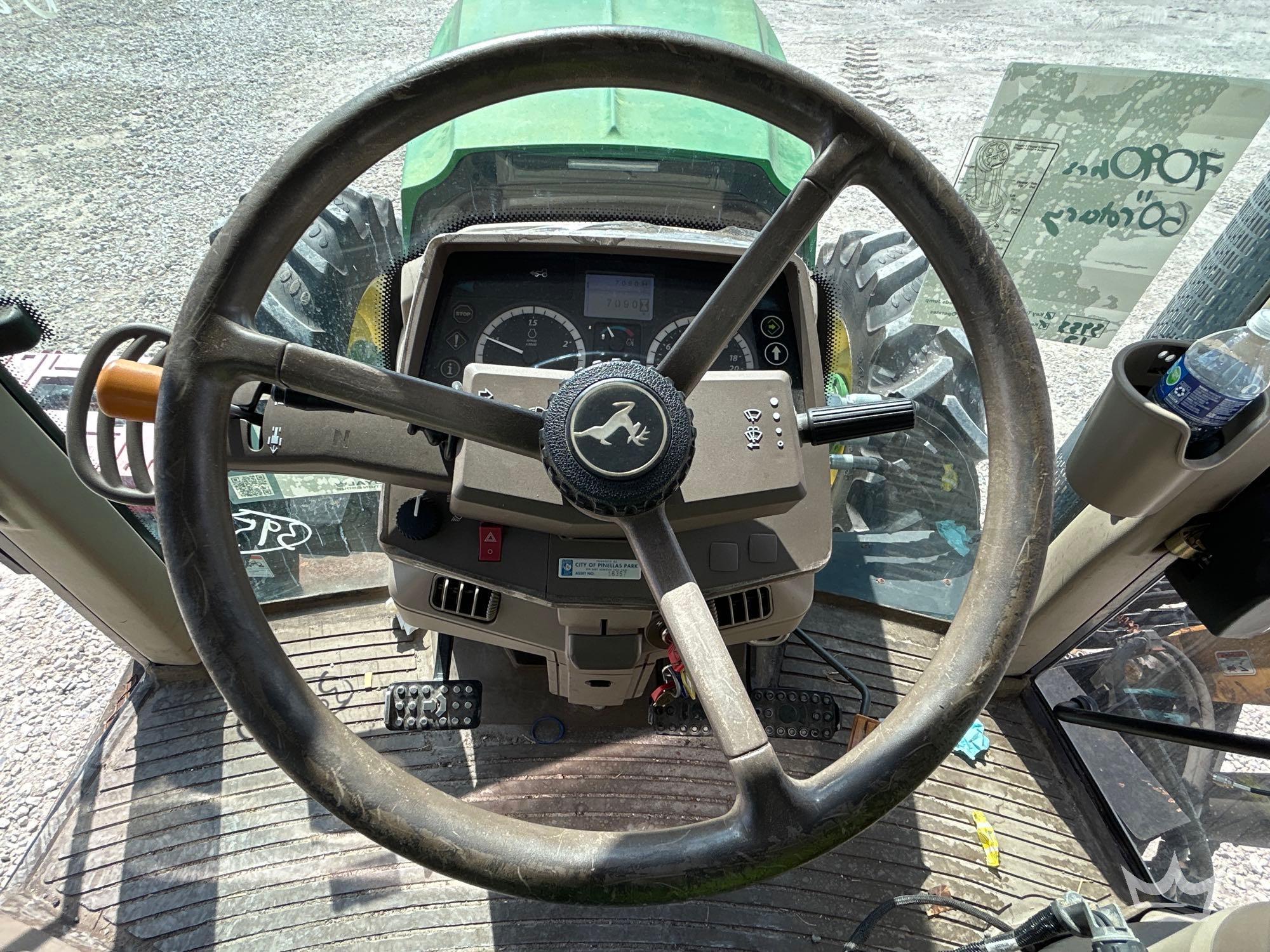 2013 John Deere 6125M