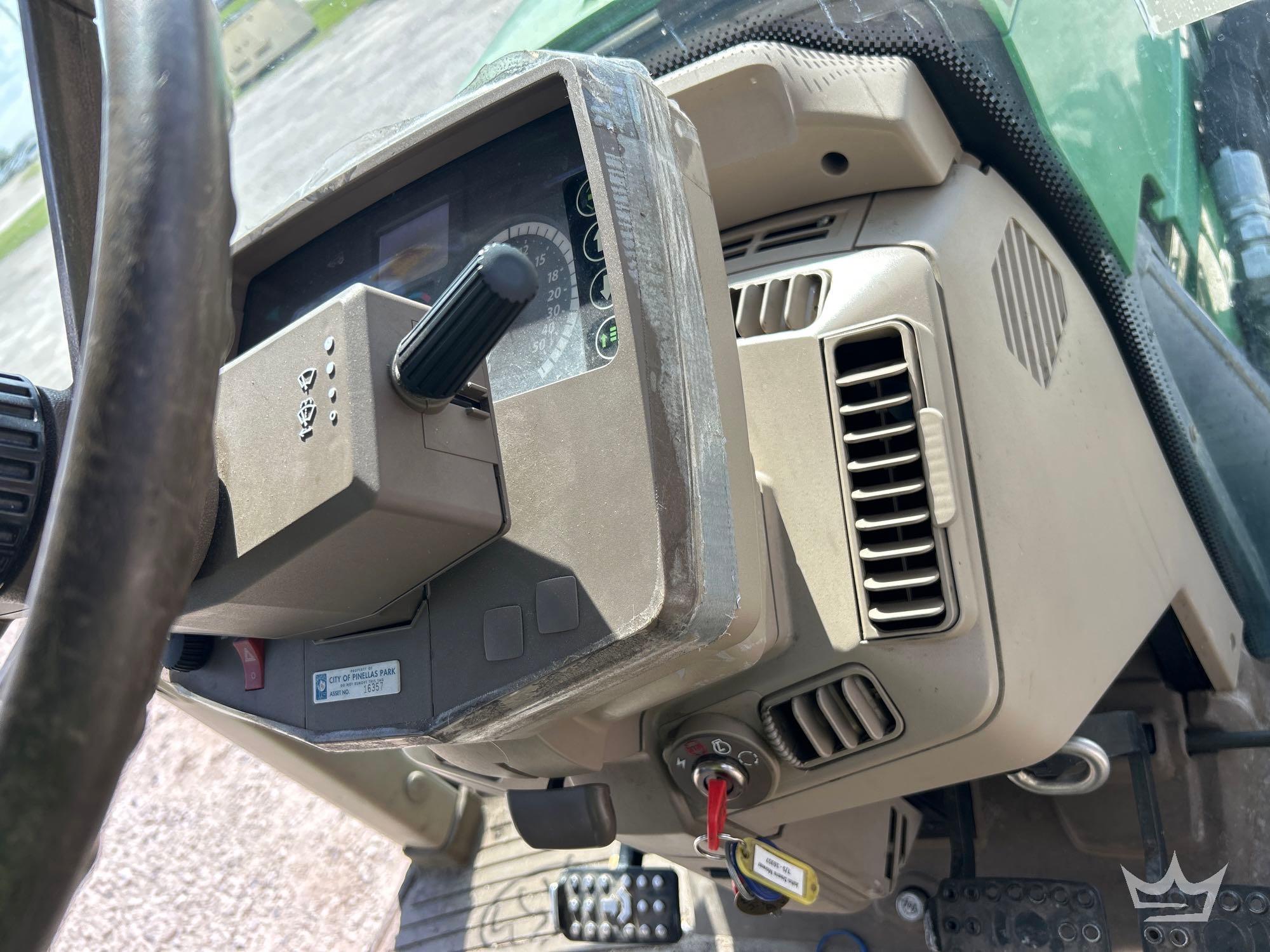 2013 John Deere 6125M