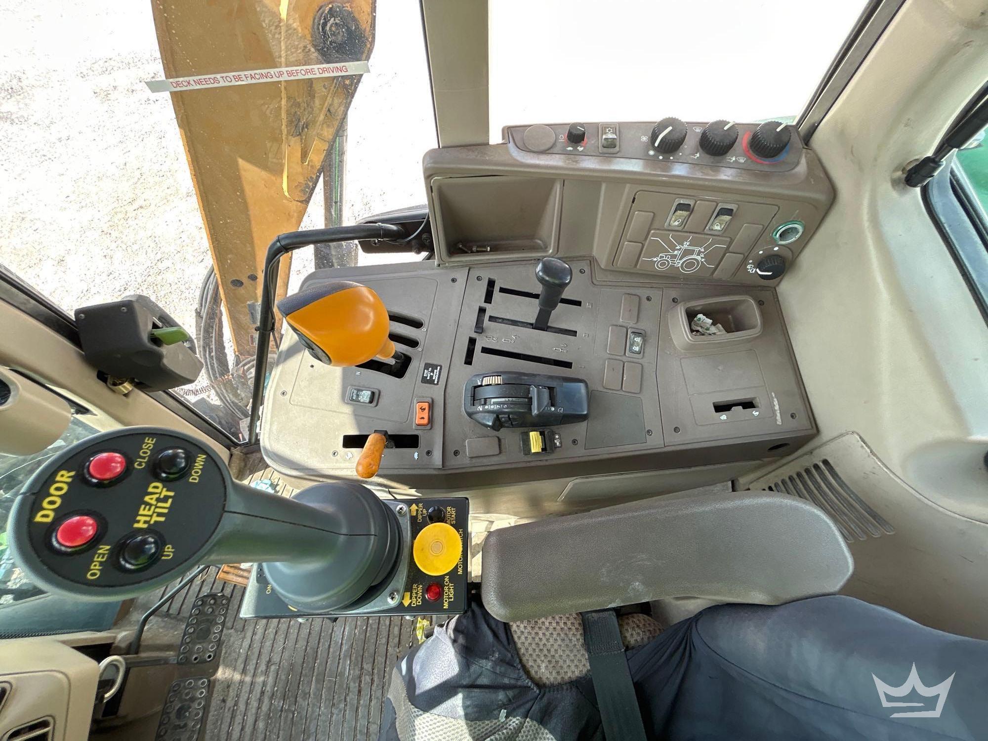 2013 John Deere 6125M
