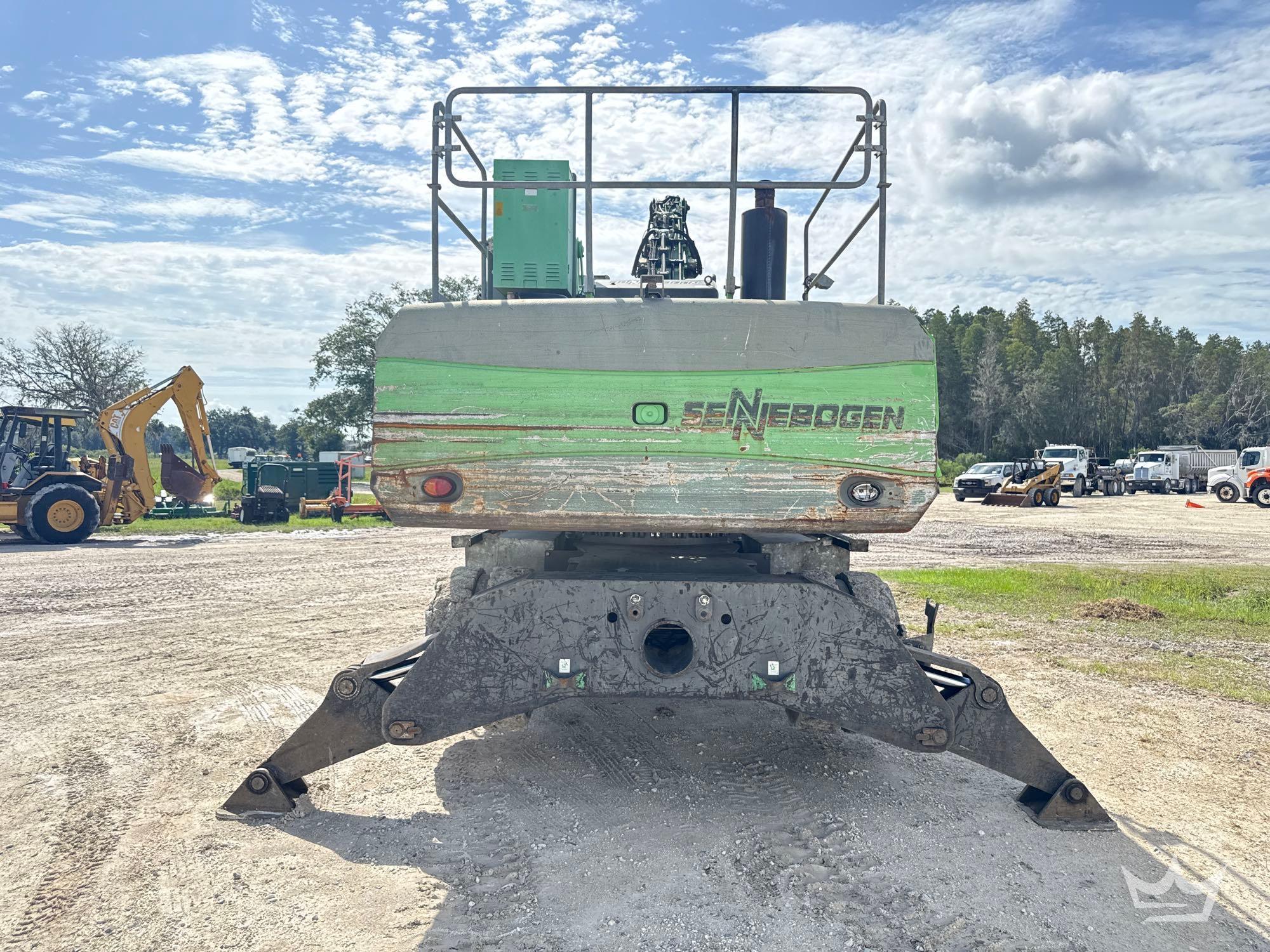 Sennebogen 825