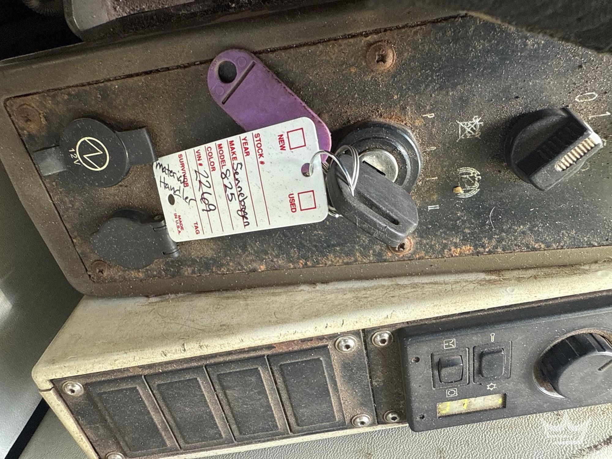 Sennebogen 825
