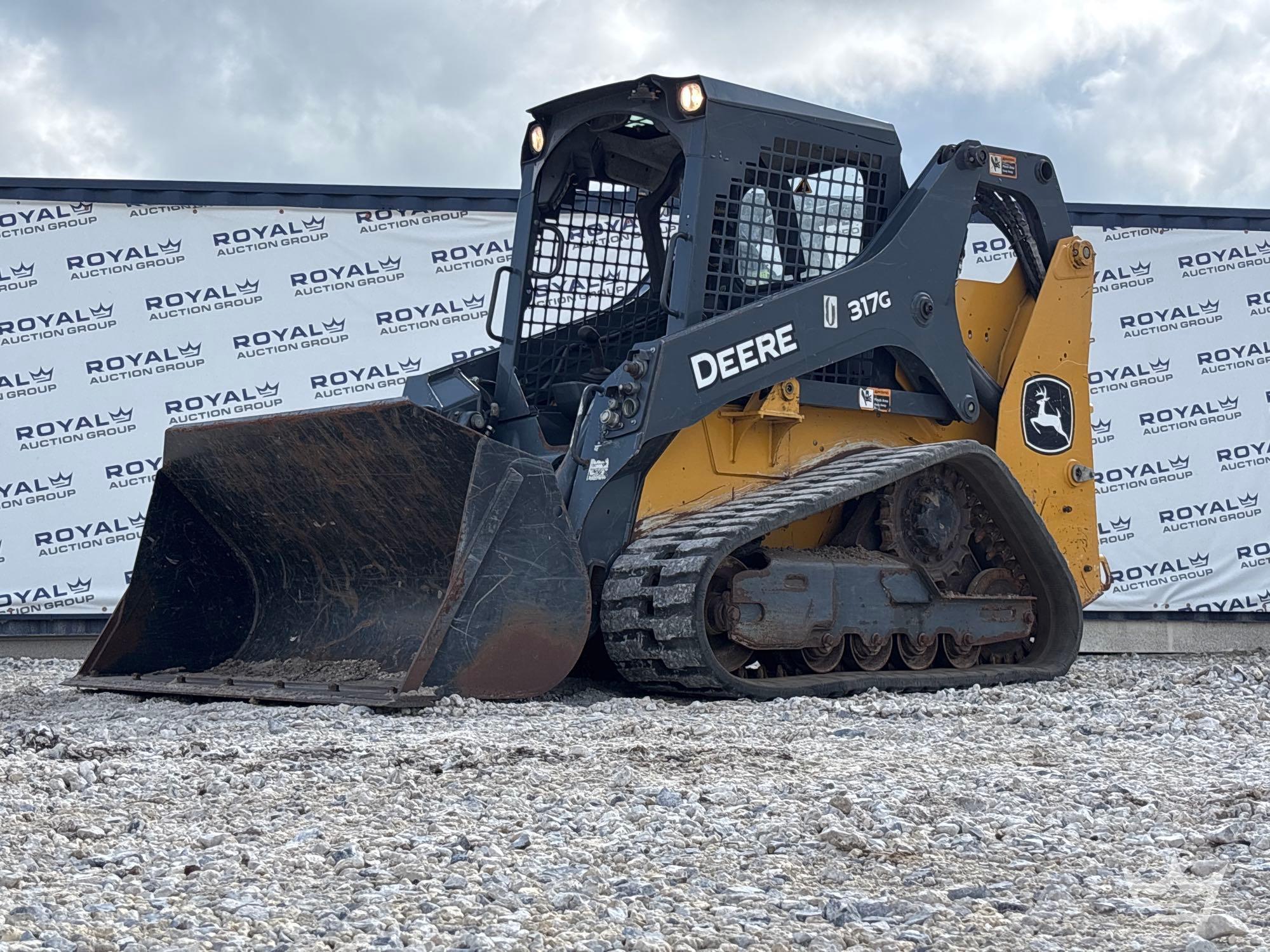 2022 John Deere 317G