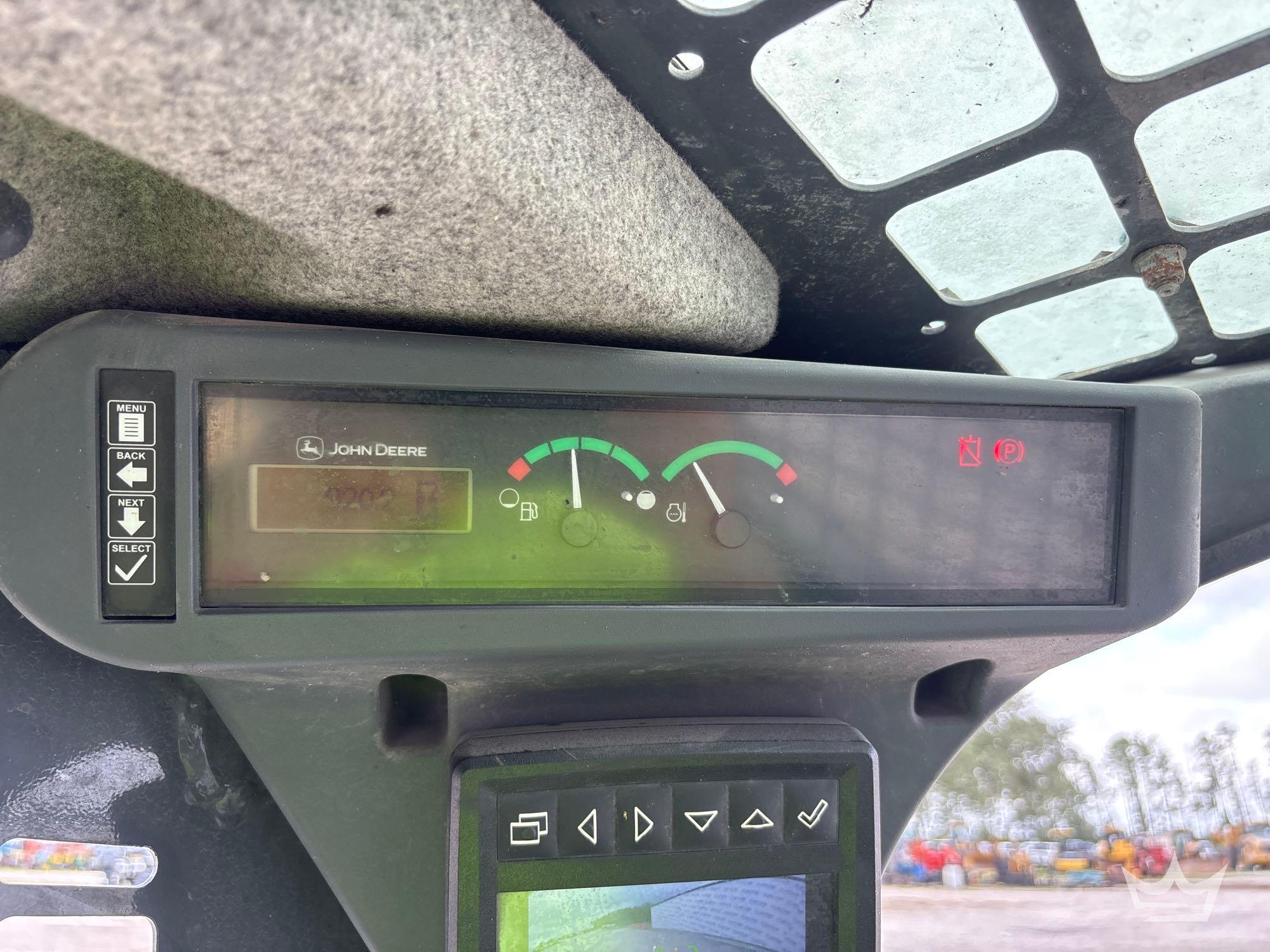 2022 John Deere 317G