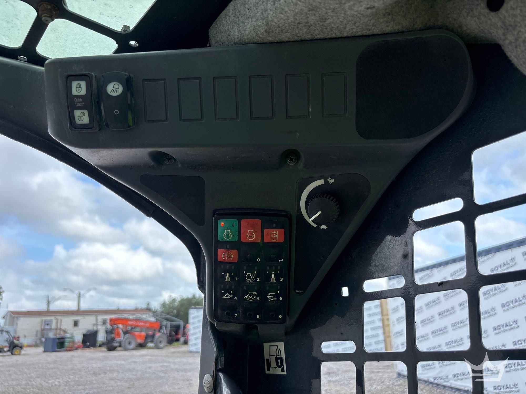 2022 John Deere 317G