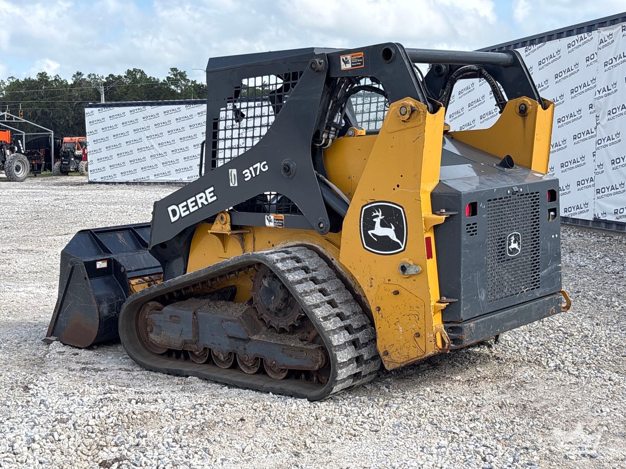 2022 John Deere 317G