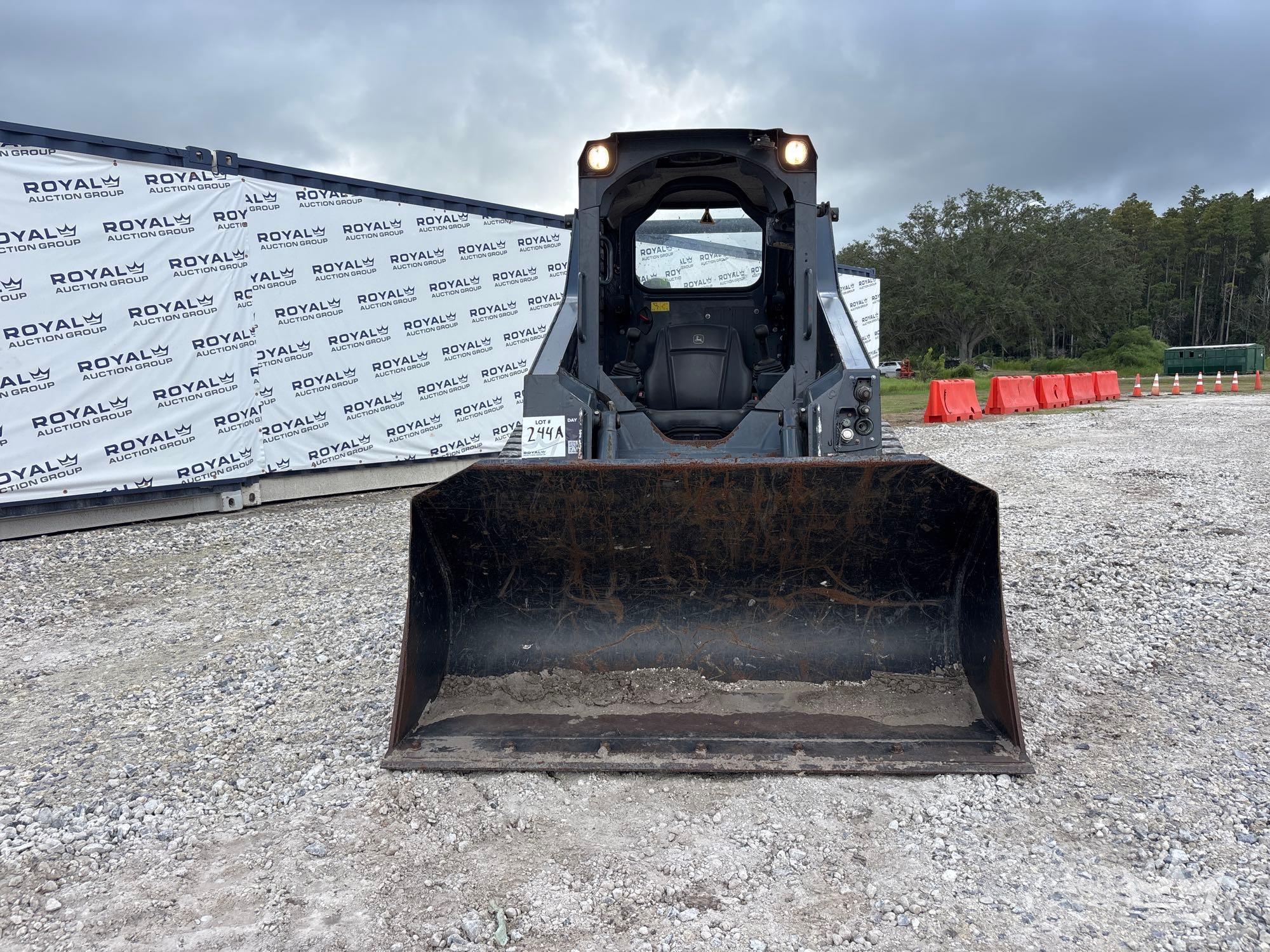 2022 John Deere 317G