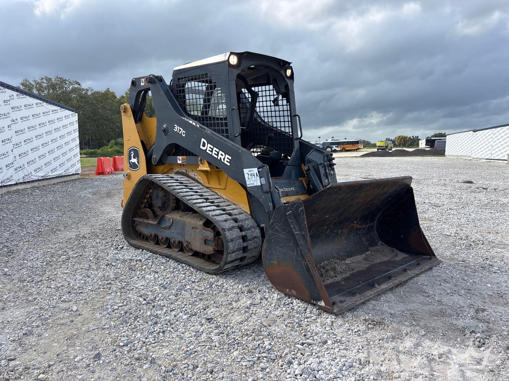 2022 John Deere 317G