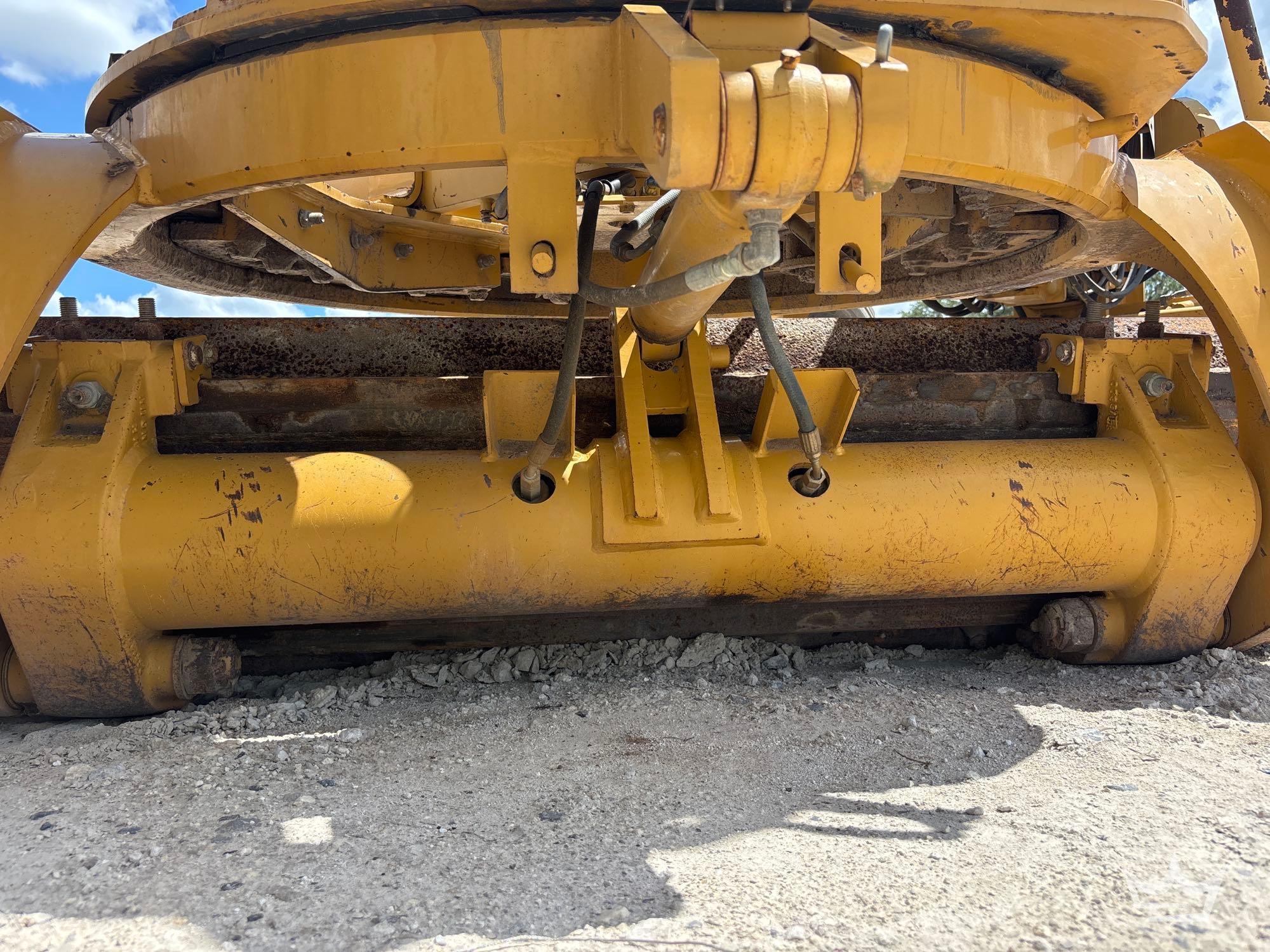 2011 Caterpillar 12M
