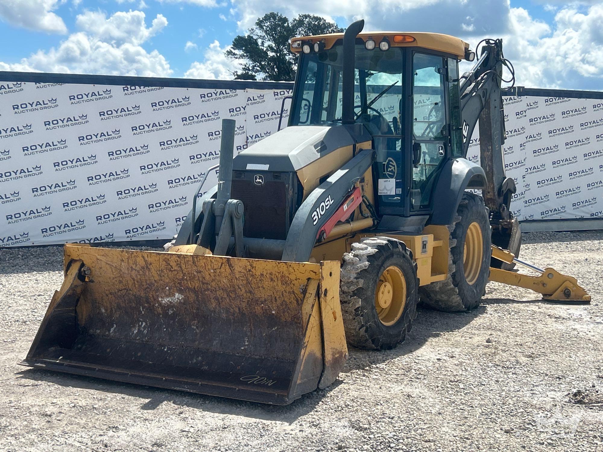 Photo of 2017 John Deere 310
