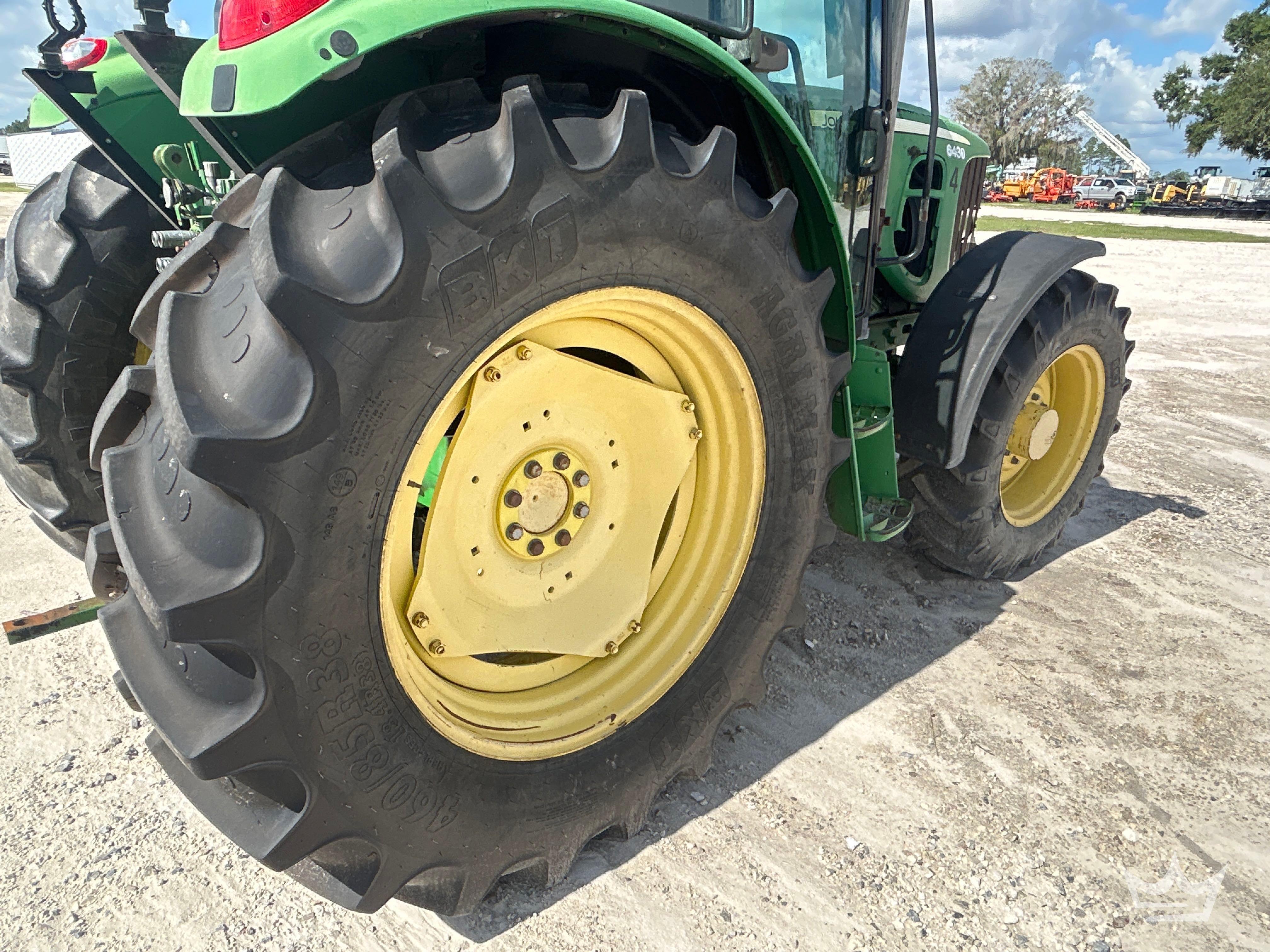 John Deere 6430