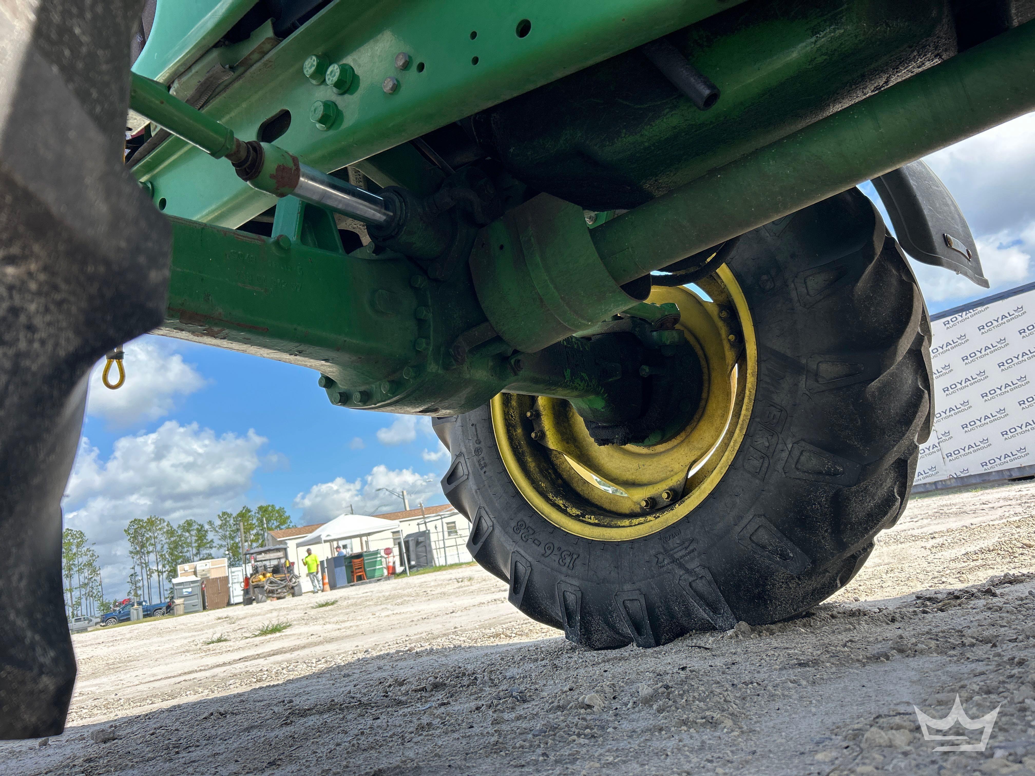 John Deere 6430