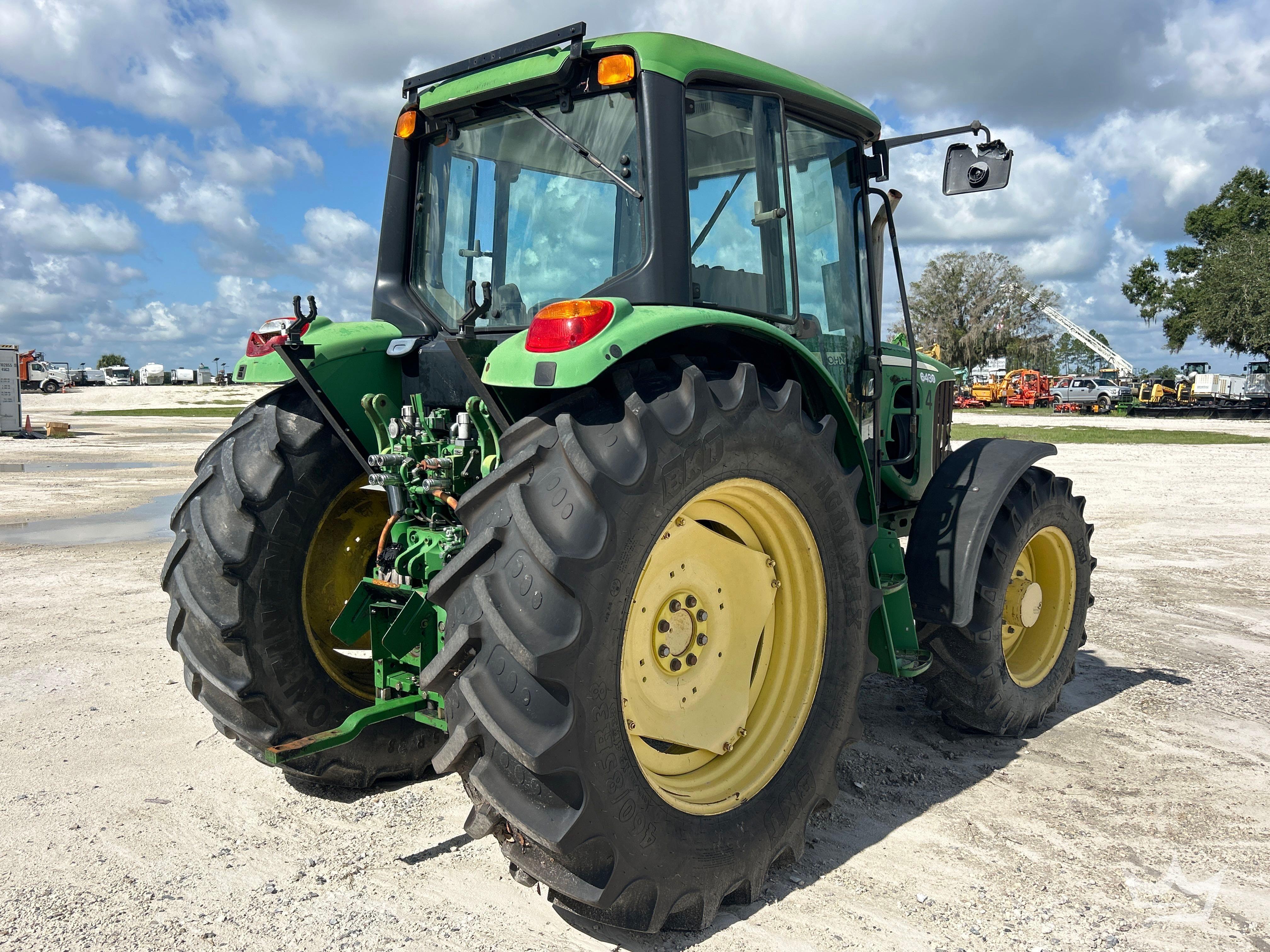 John Deere 6430