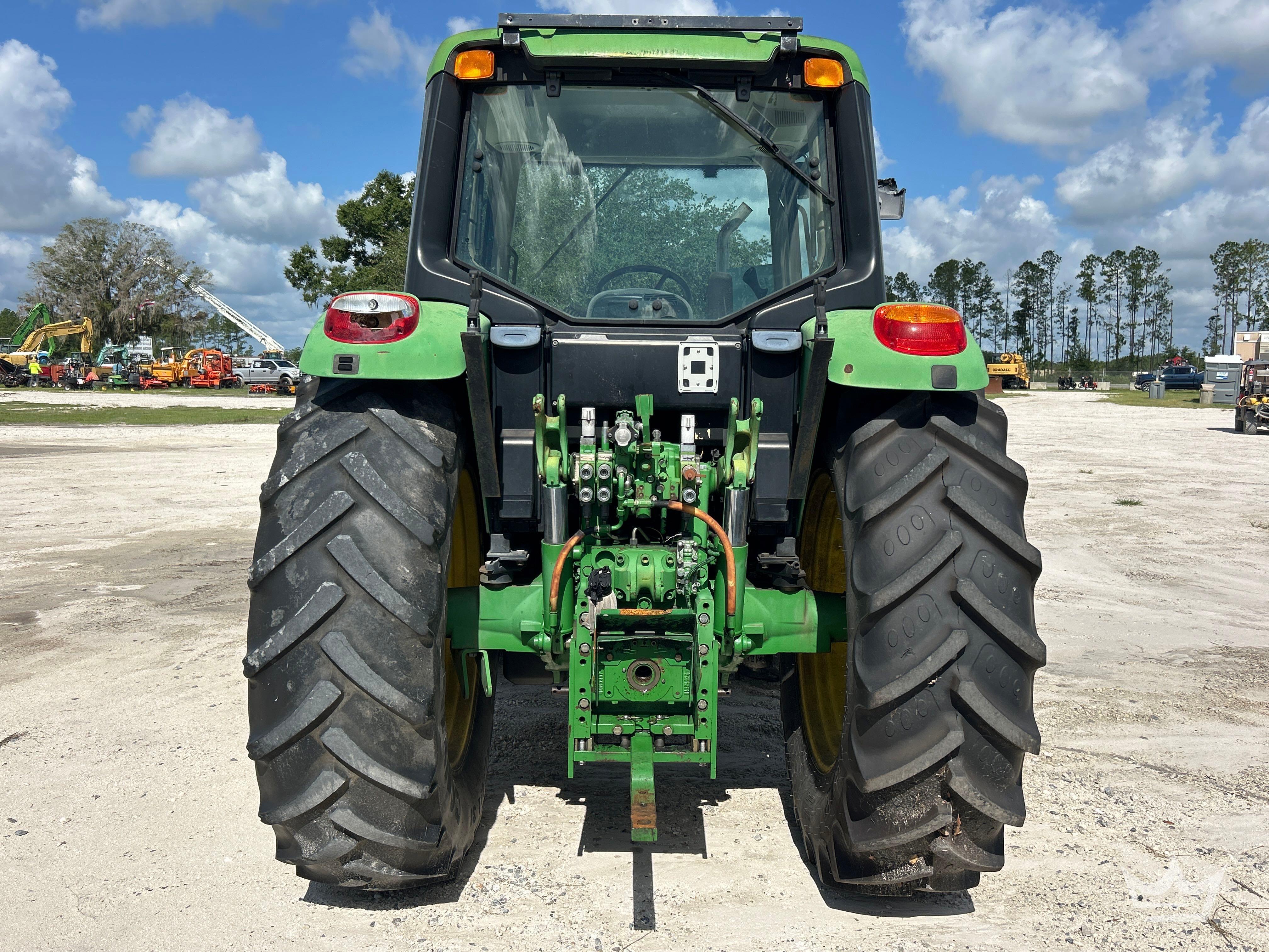 John Deere 6430