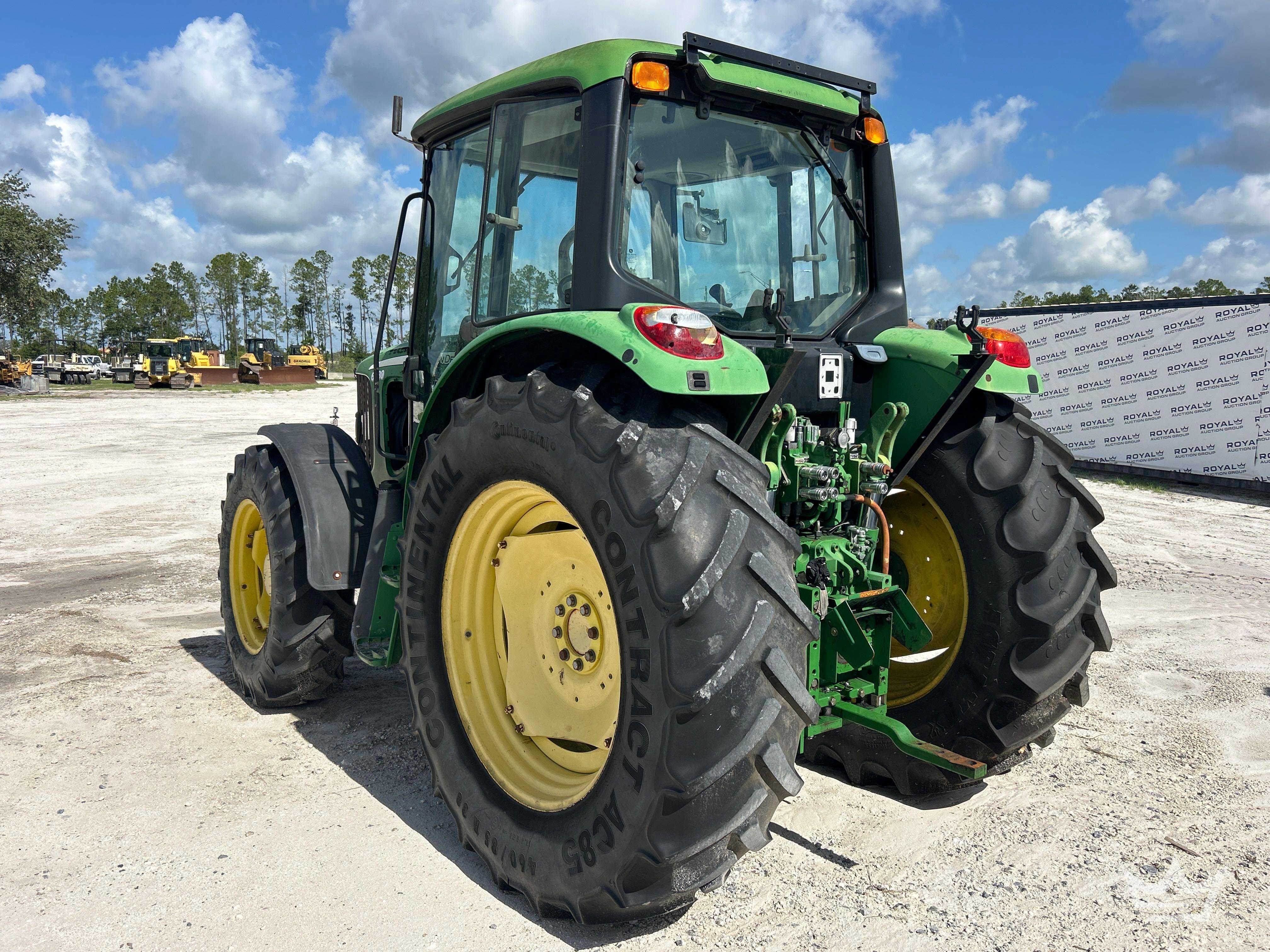 John Deere 6430