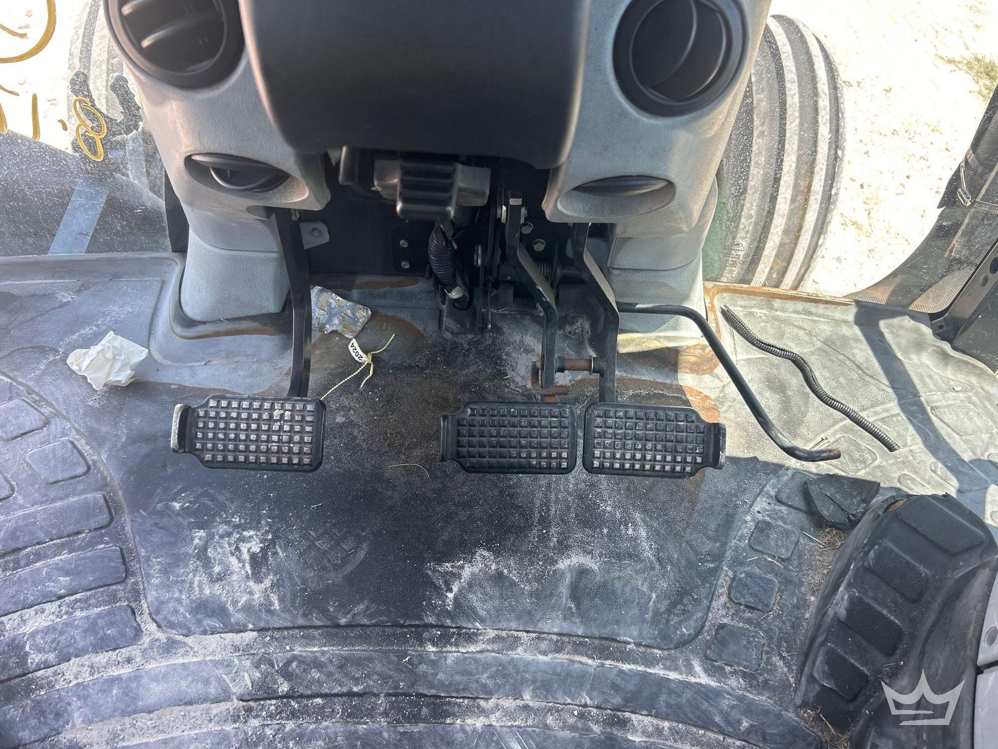 2009 New Holland T6030