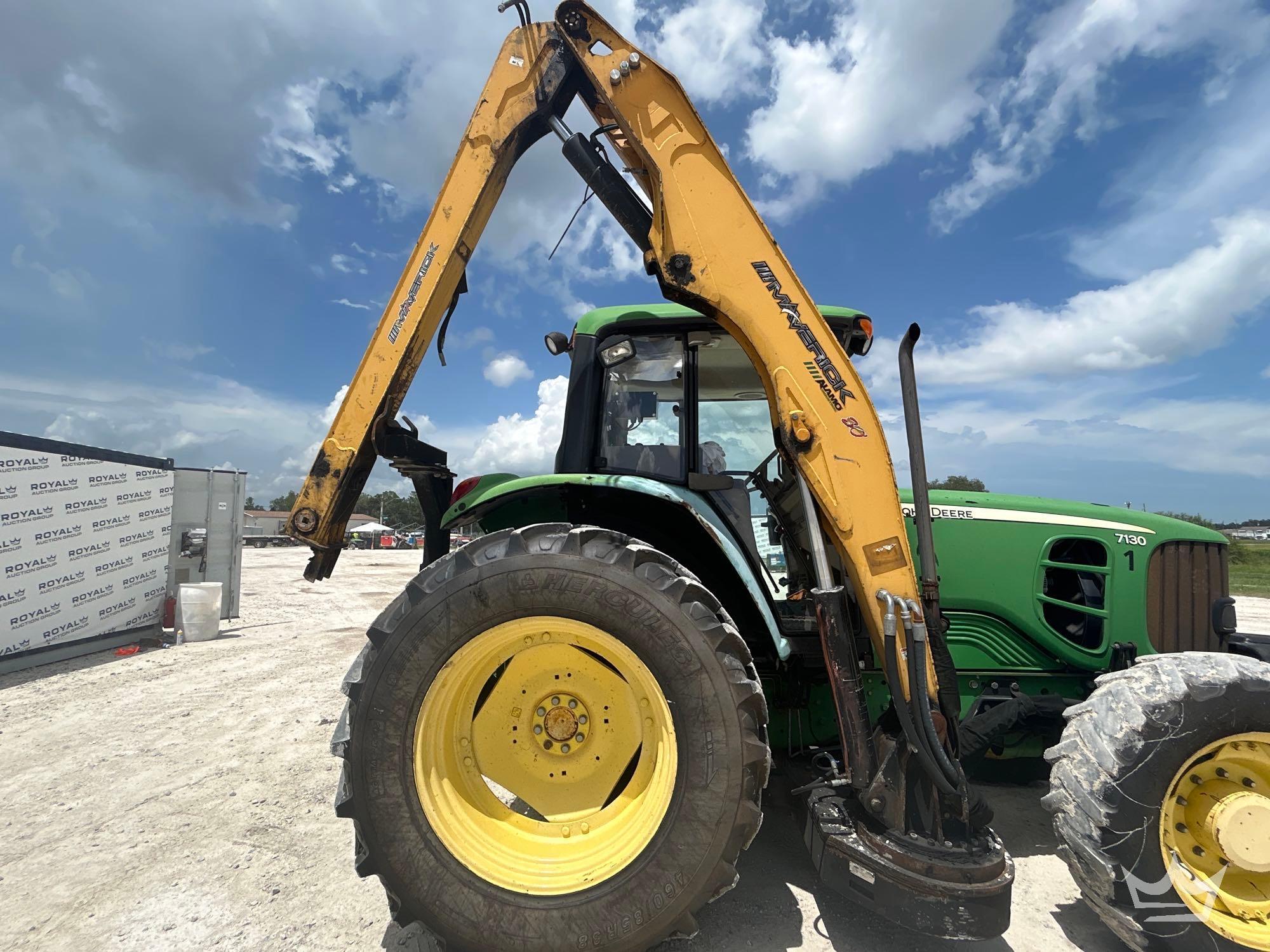 John Deere 7130