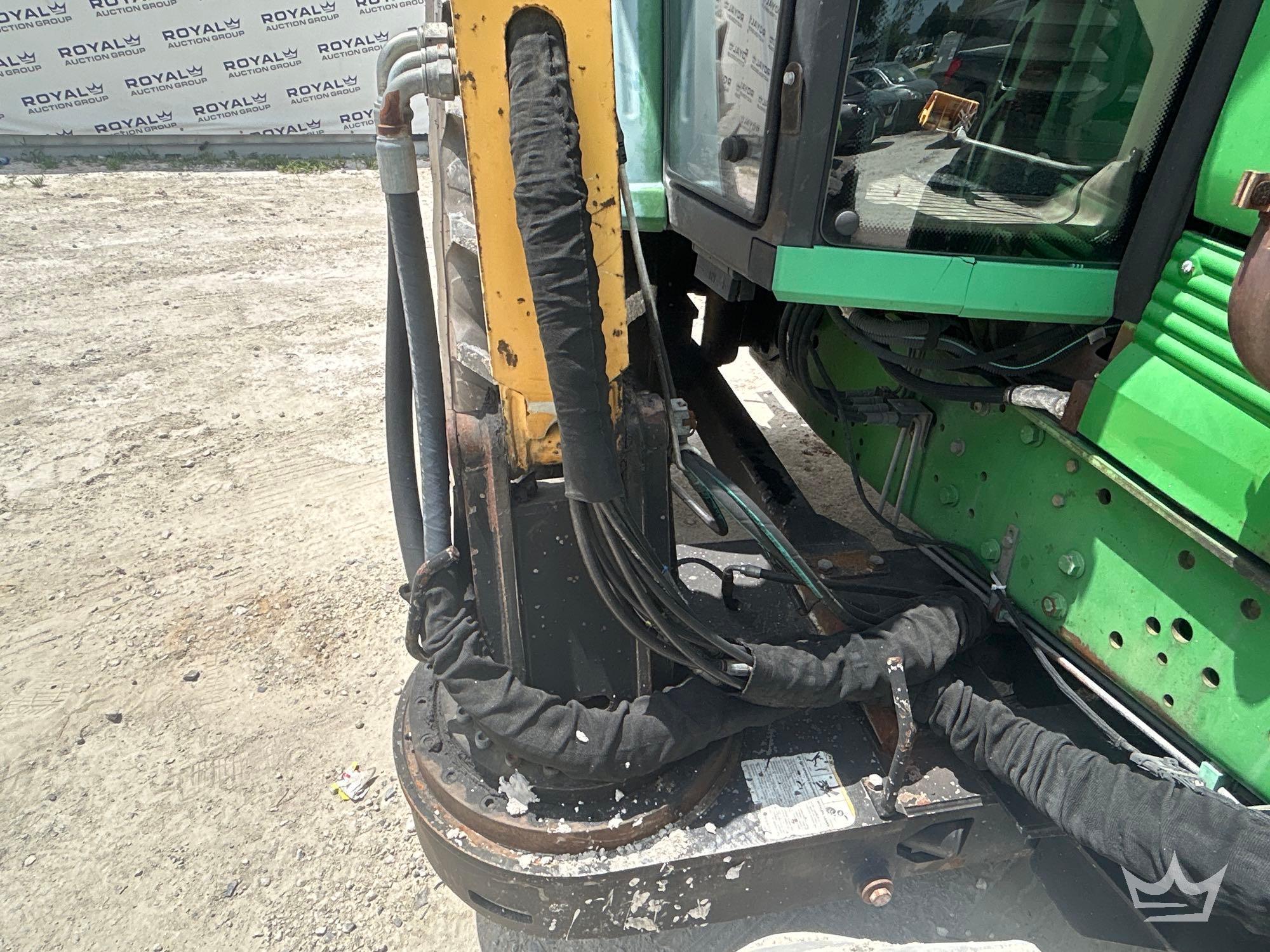 John Deere 7130
