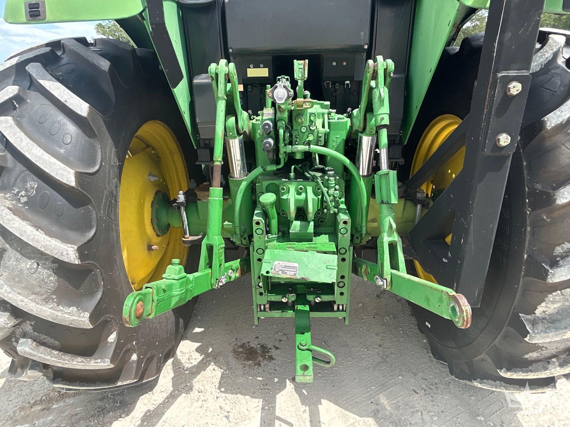 John Deere 7130