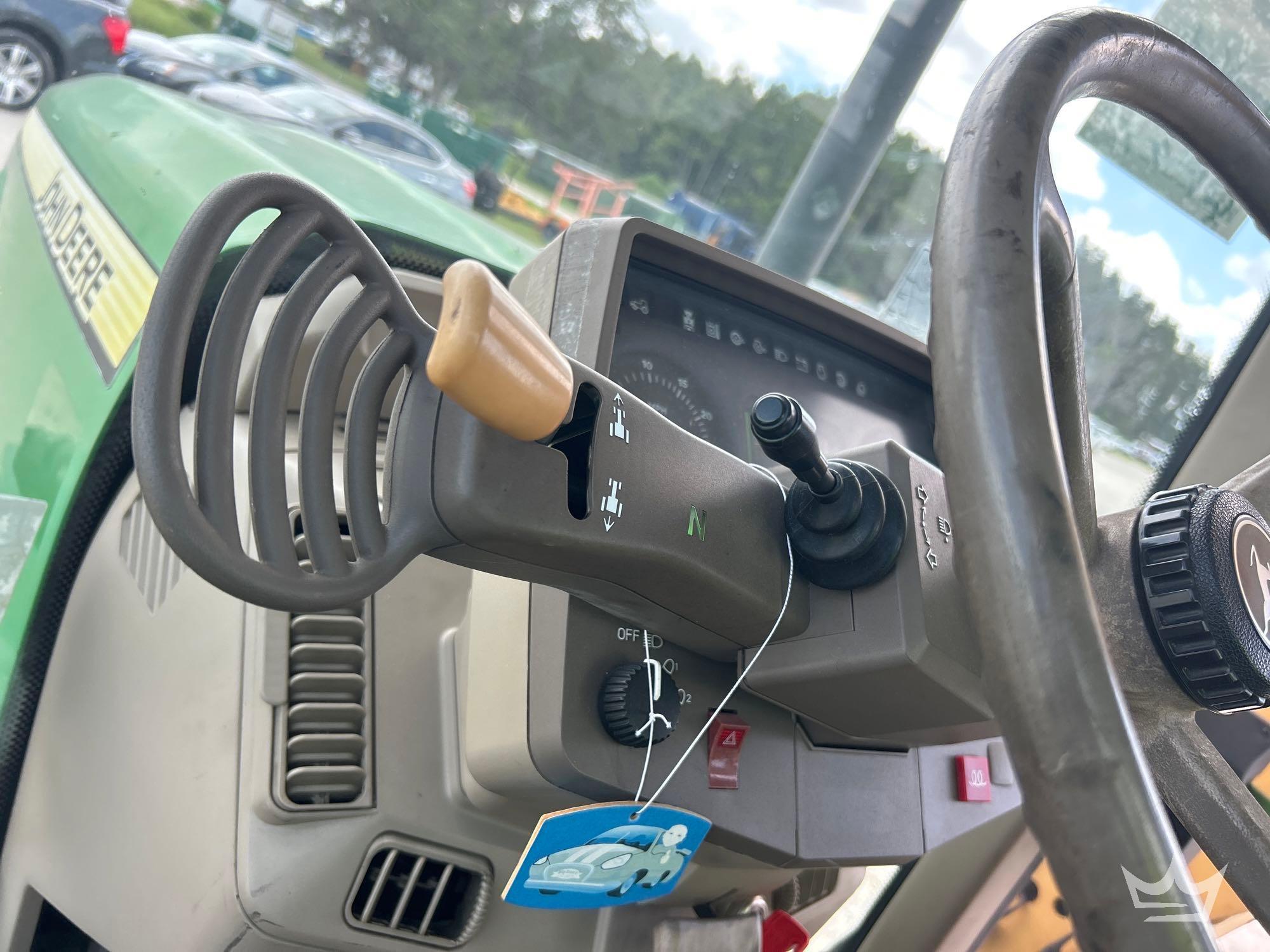 John Deere 7130