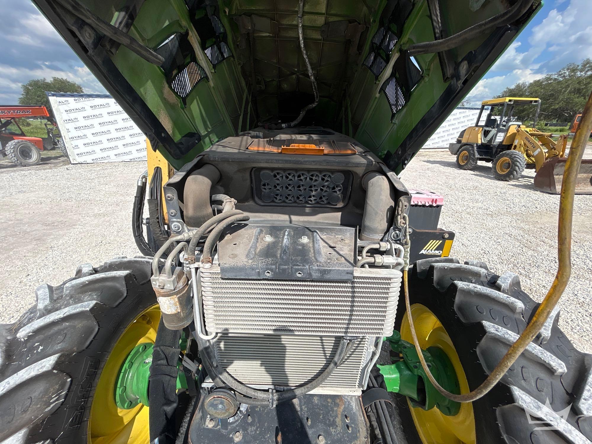 2013 John Deere 6125M